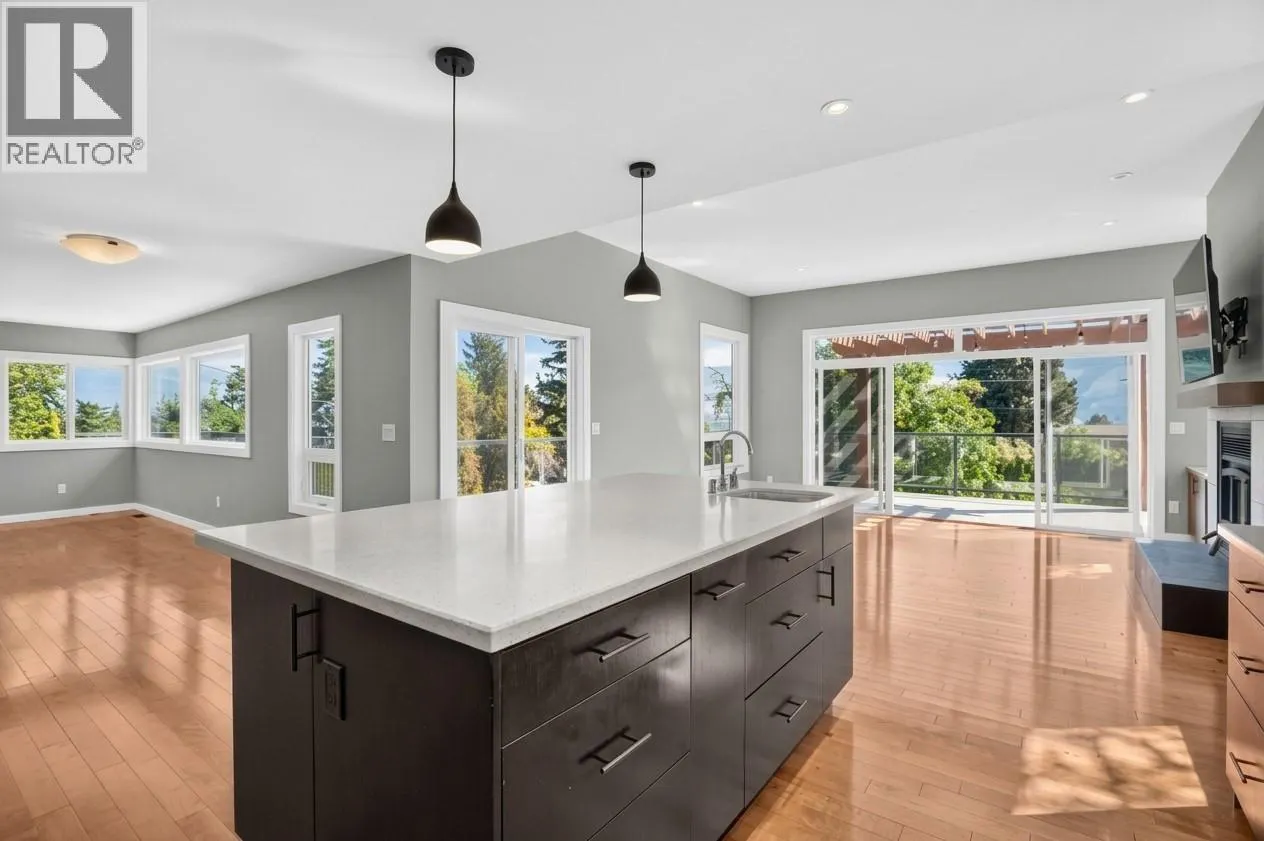 220 West Bench Drive