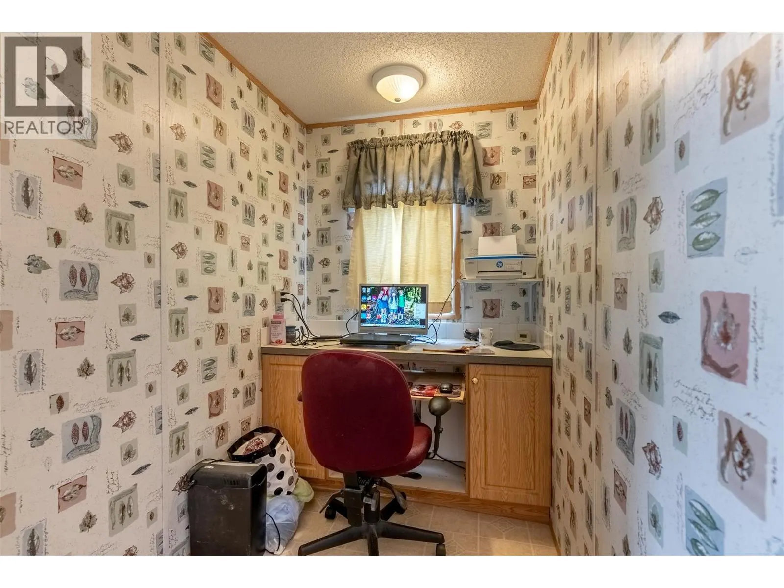 11 Topaz Crescent