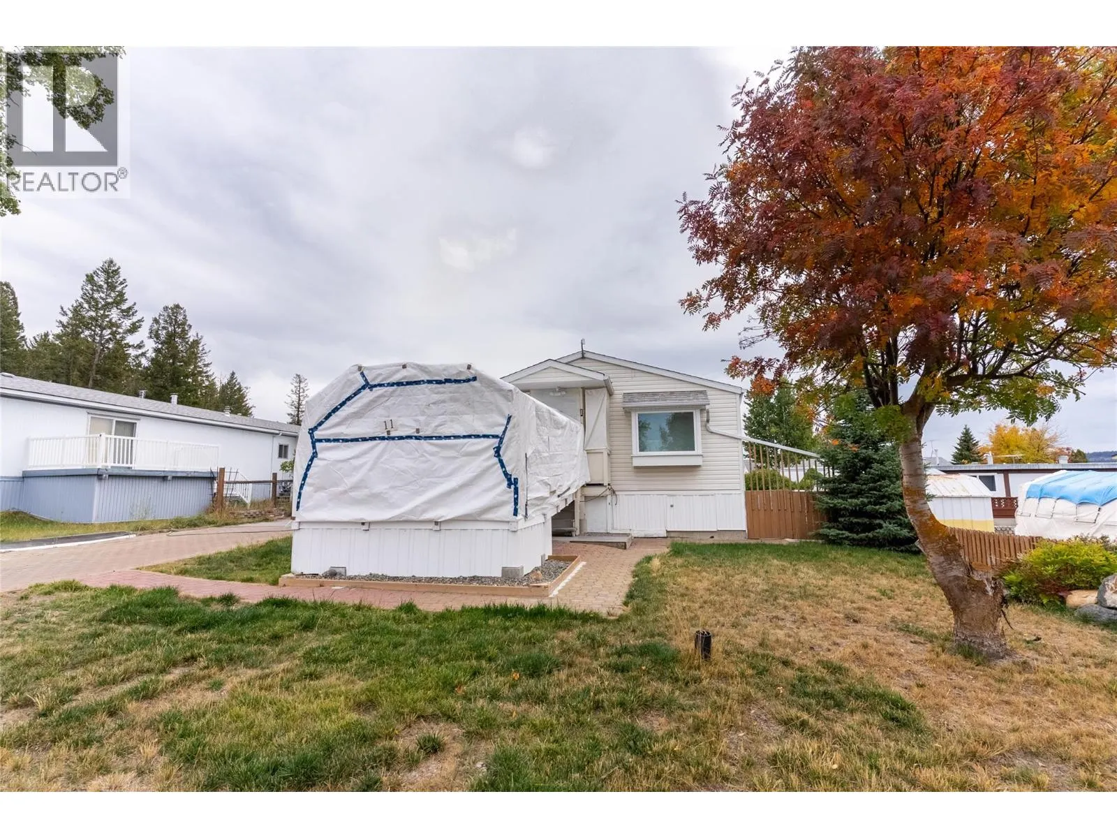 11 Topaz Crescent