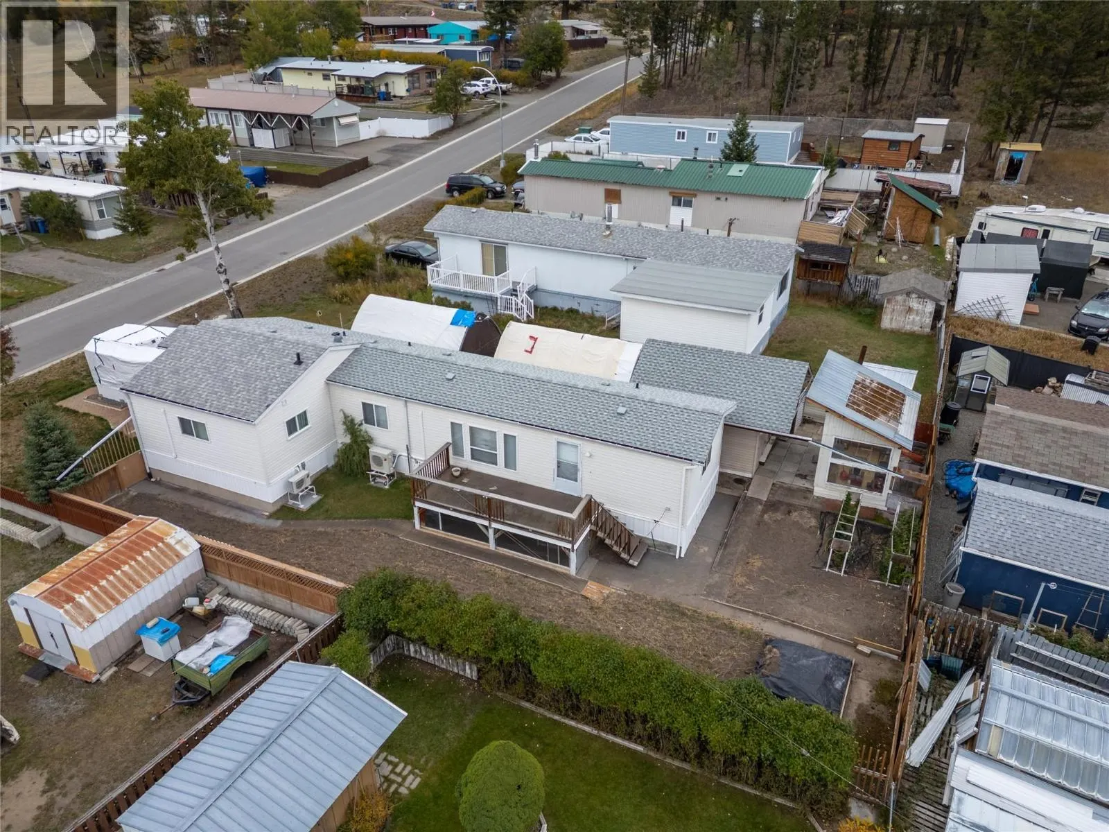 11 Topaz Crescent