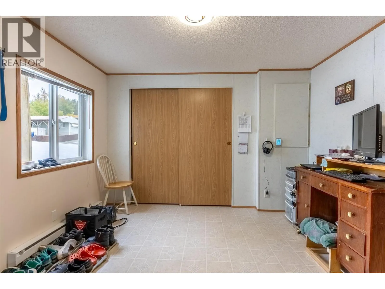 11 Topaz Crescent
