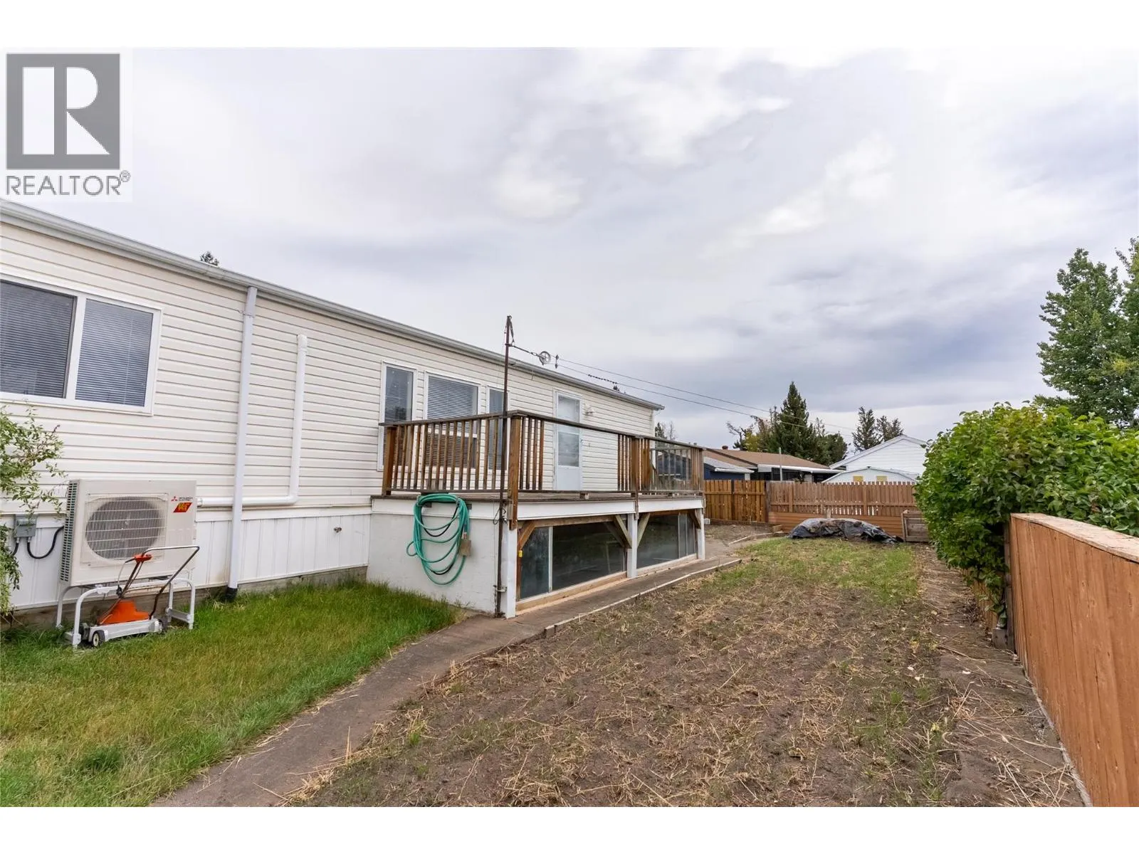 11 Topaz Crescent