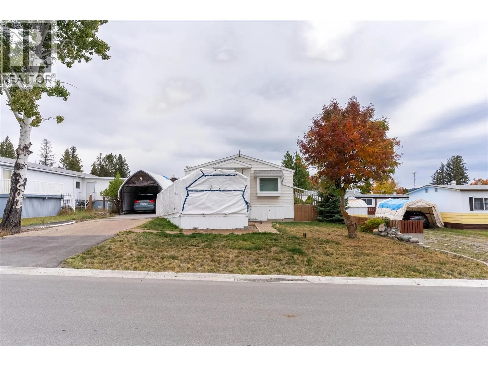 11 Topaz Crescent