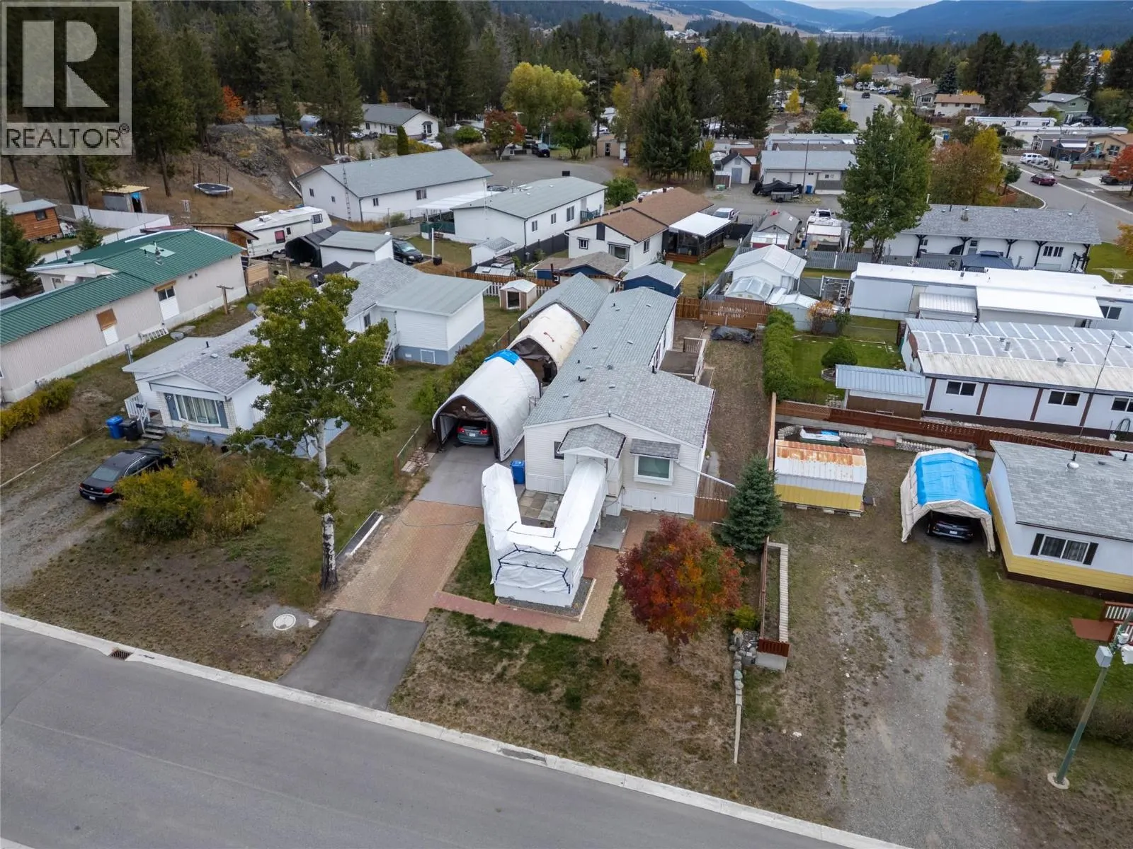 11 Topaz Crescent
