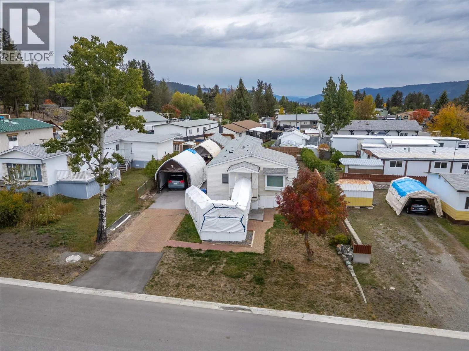 11 Topaz Crescent