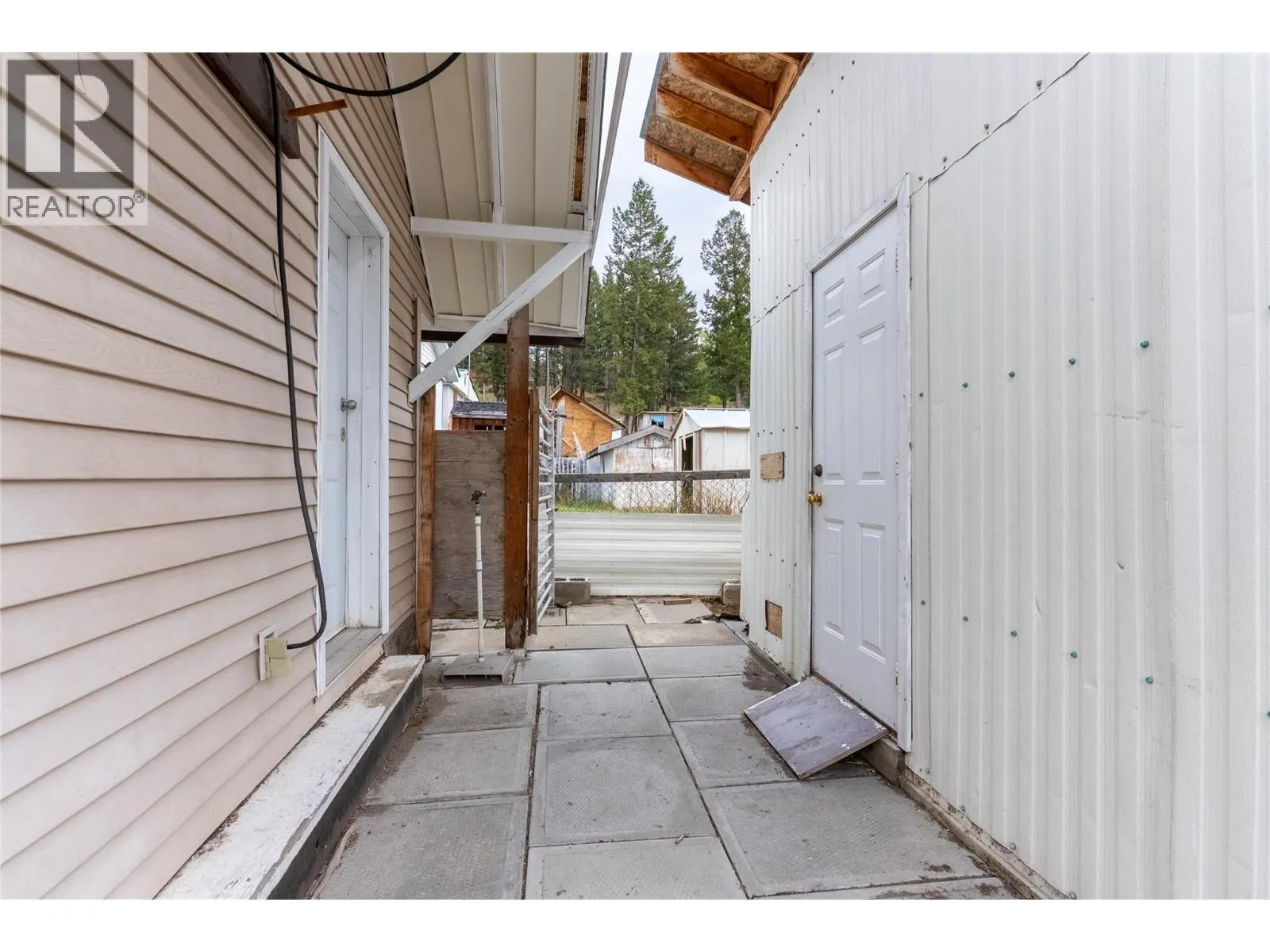 11 Topaz Crescent