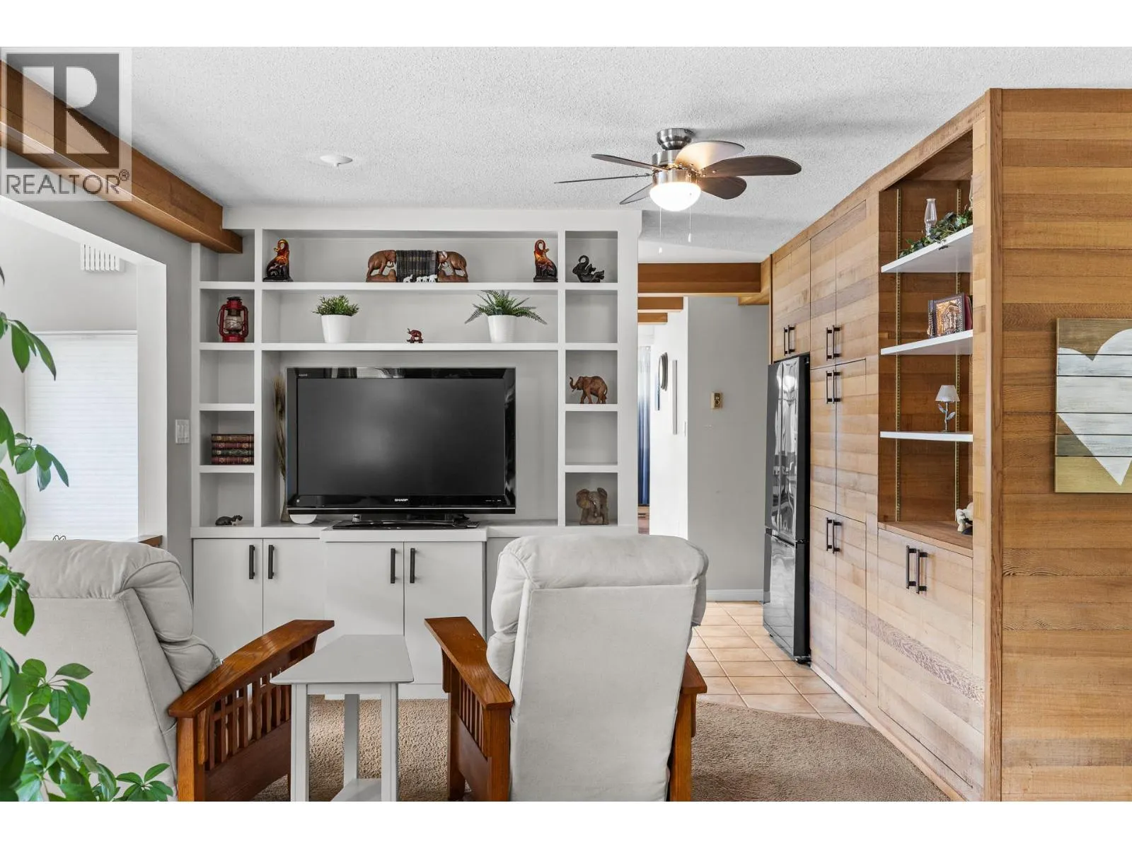 353 Clifton Road S