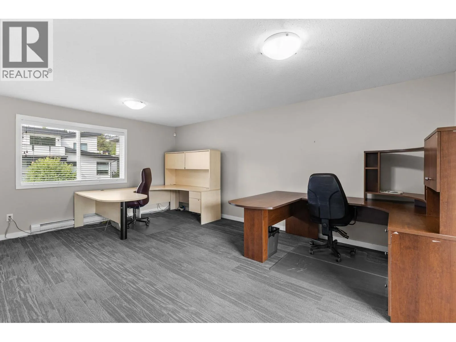 353 Clifton Road S