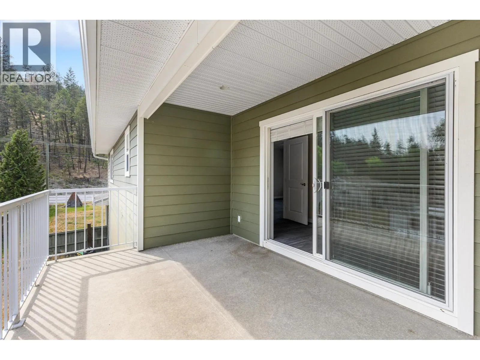 353 Clifton Road S