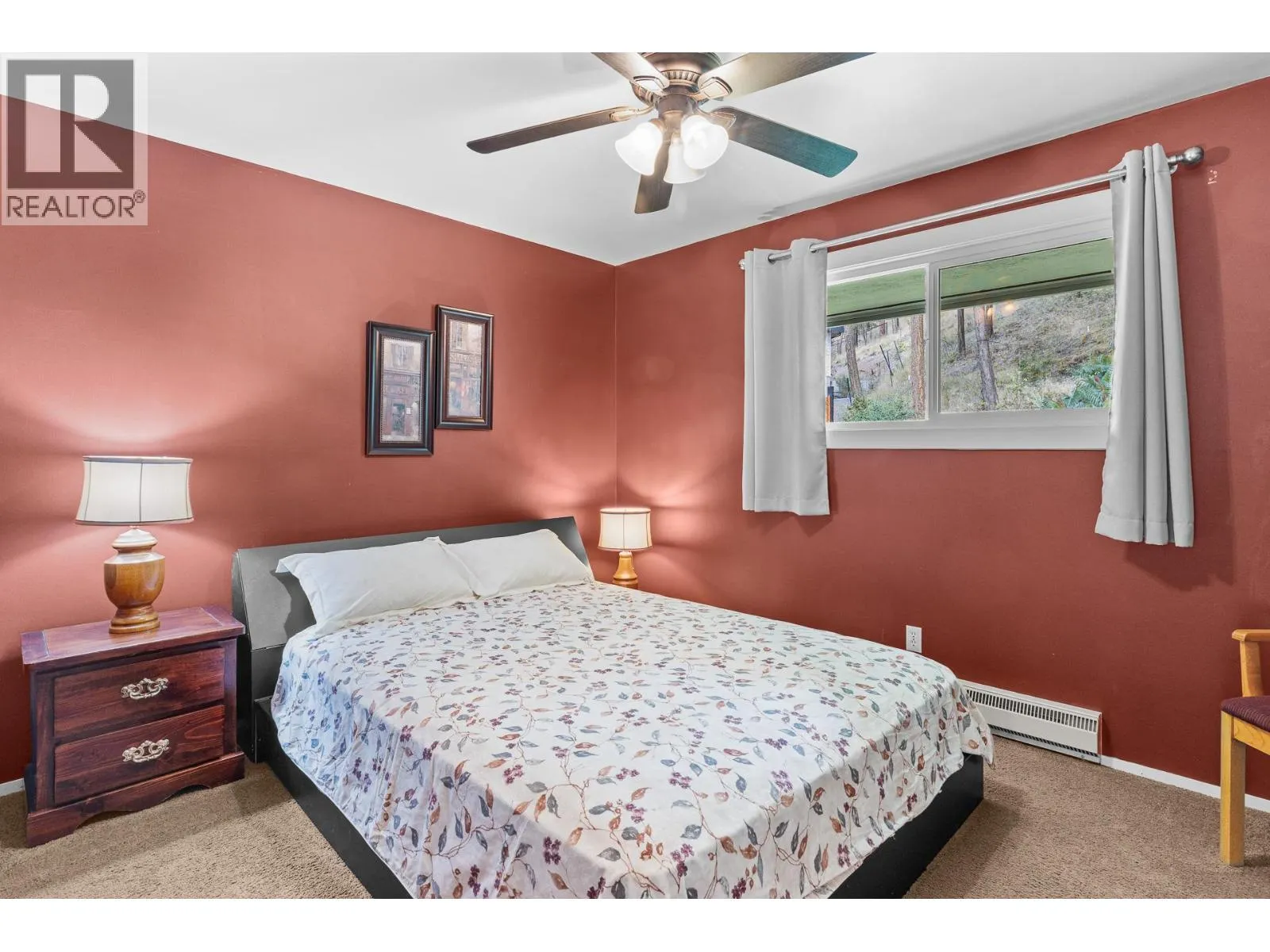 353 Clifton Road S