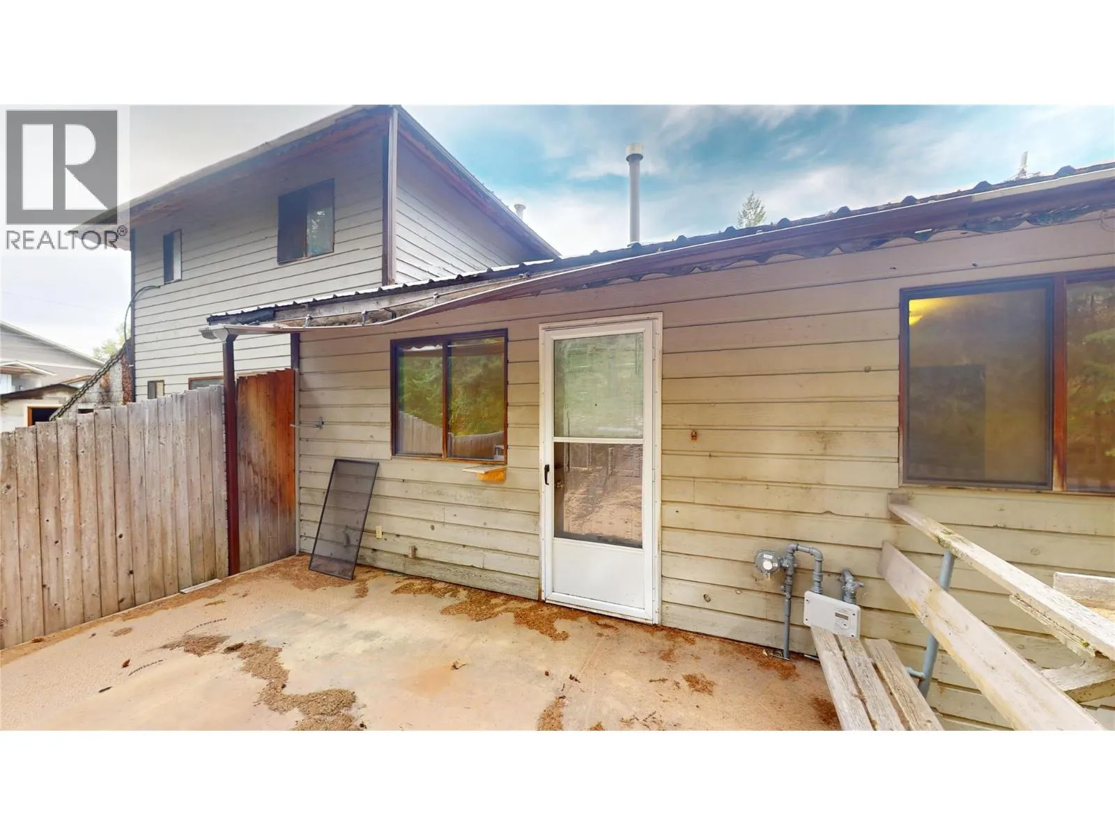 281 Kimbrook Crescent
