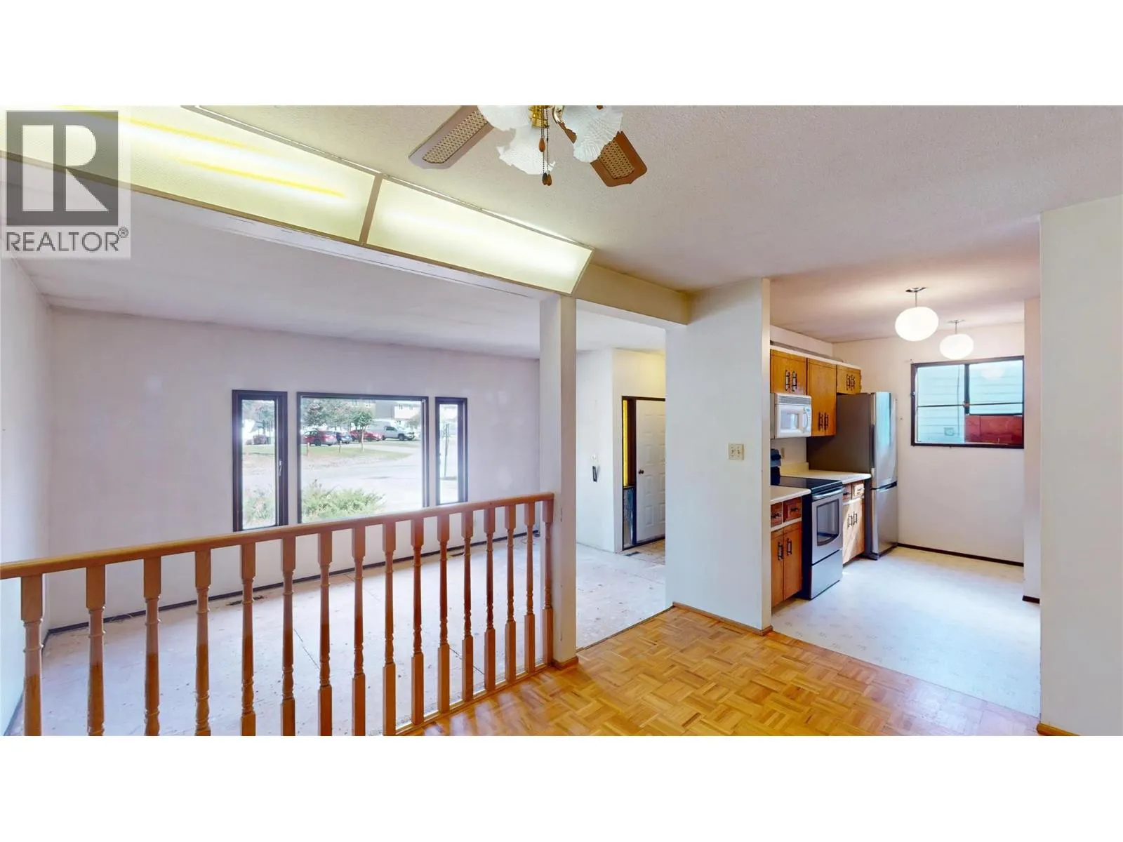 281 Kimbrook Crescent