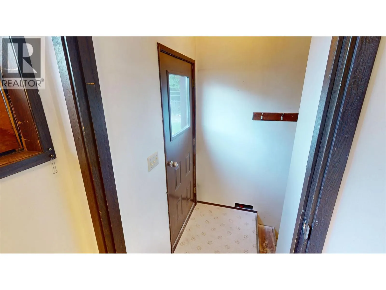 281 Kimbrook Crescent