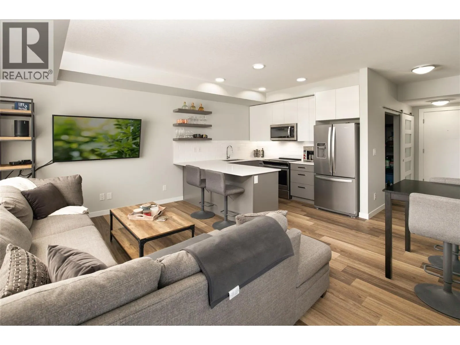 722 Valley Road Unit# 402