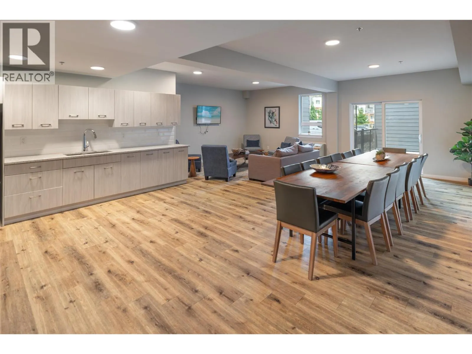 722 Valley Road Unit# 402
