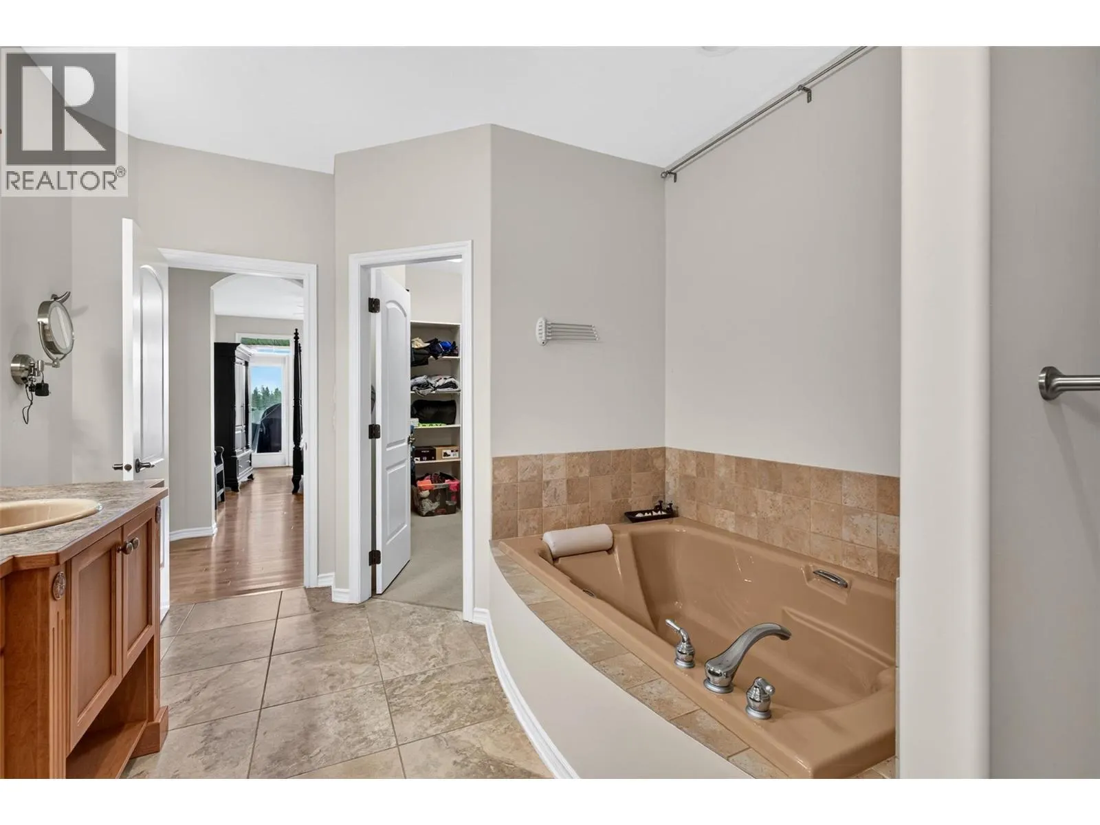 3800 Gallaghers Pinnacle Way Unit# 21