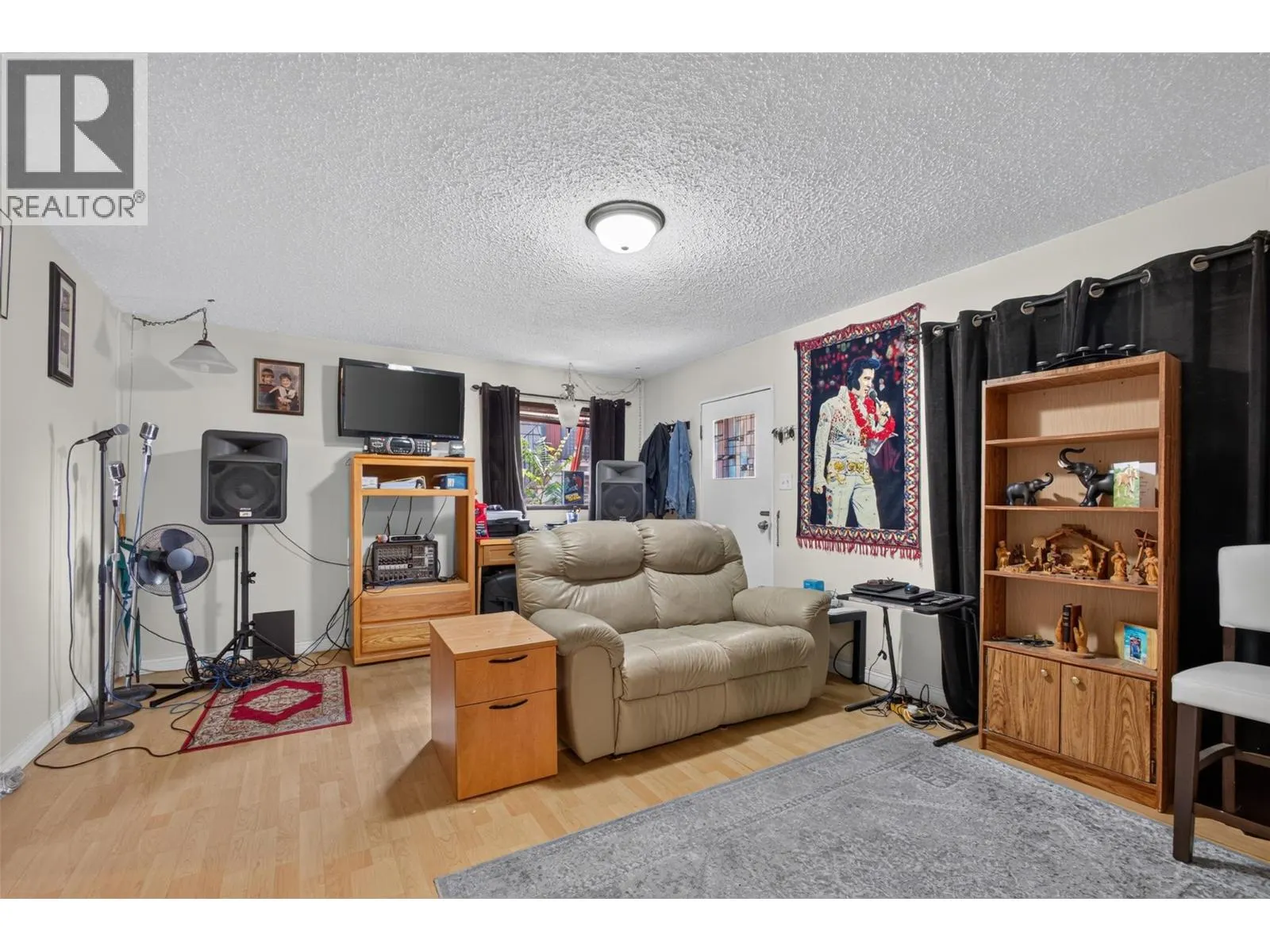 3302 Pleasant Valley Road