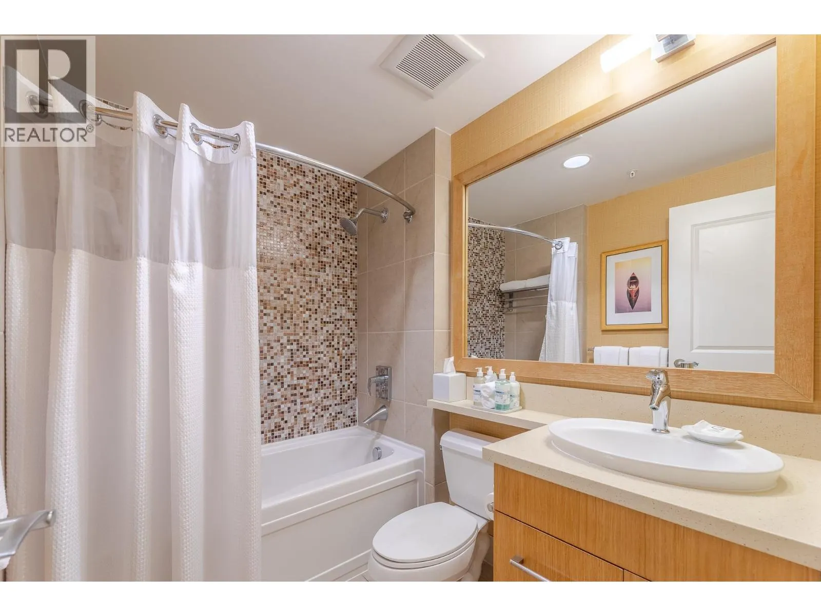15 PARK Place Unit# 209