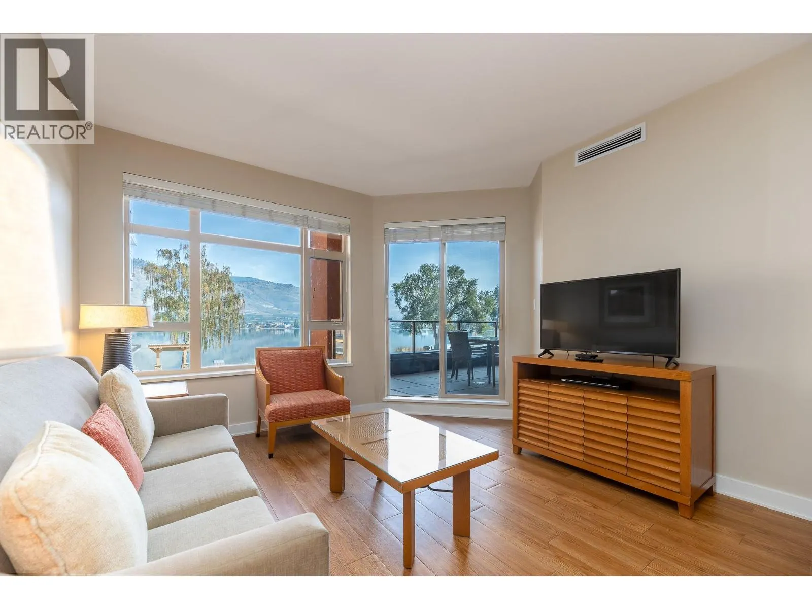 15 PARK Place Unit# 209