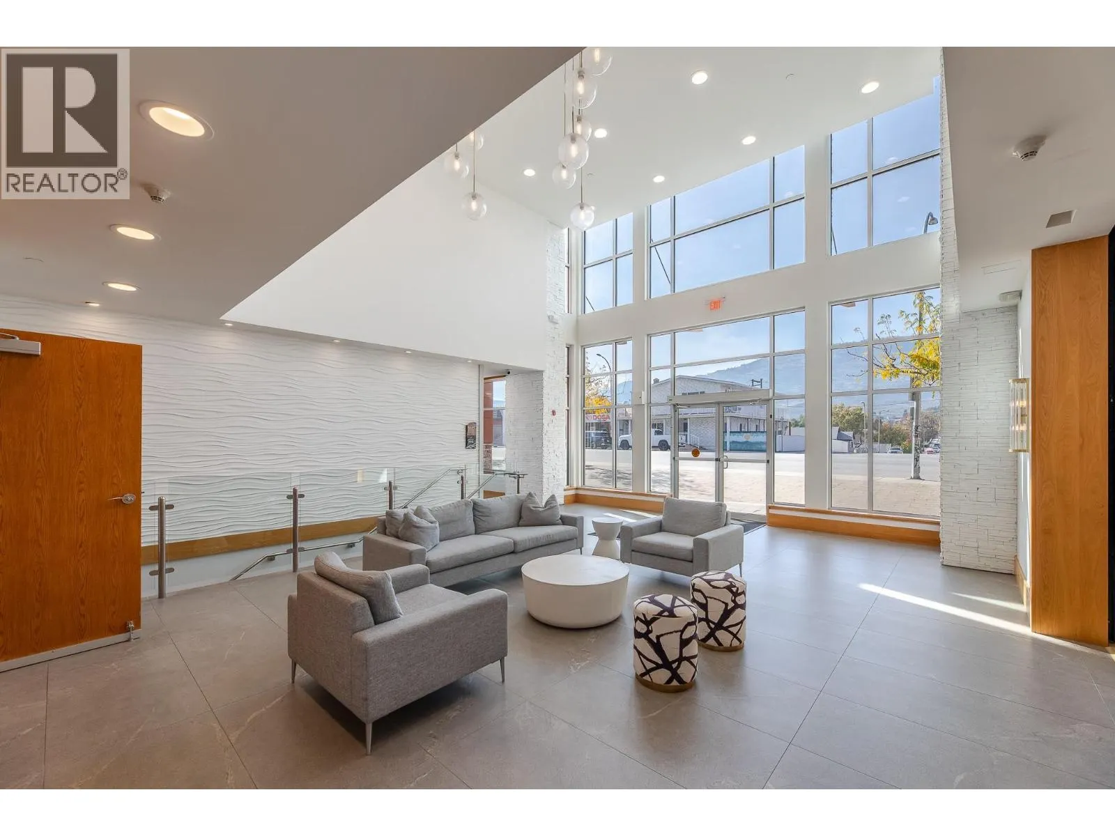 15 PARK Place Unit# 209