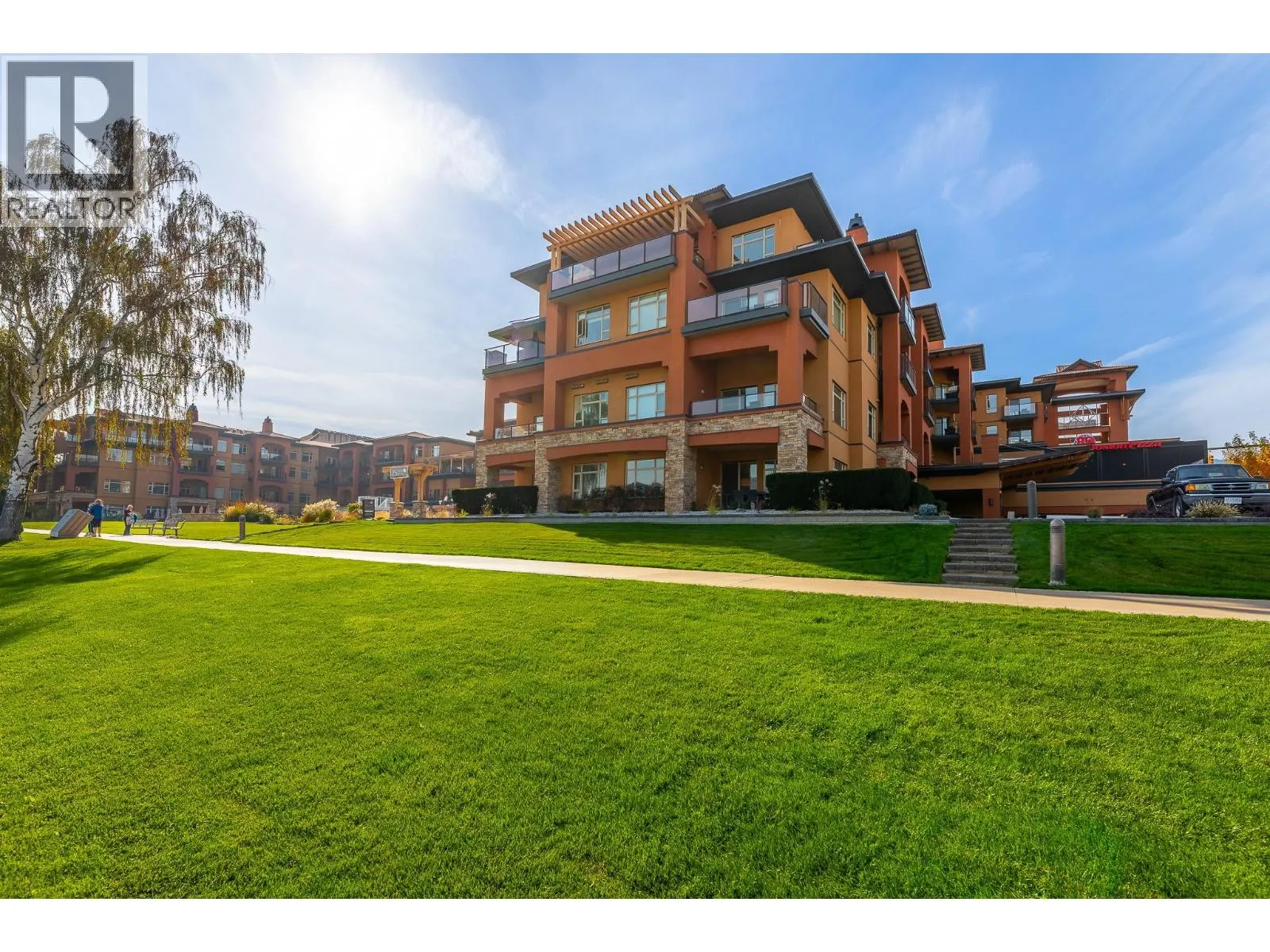 15 PARK Place Unit# 209