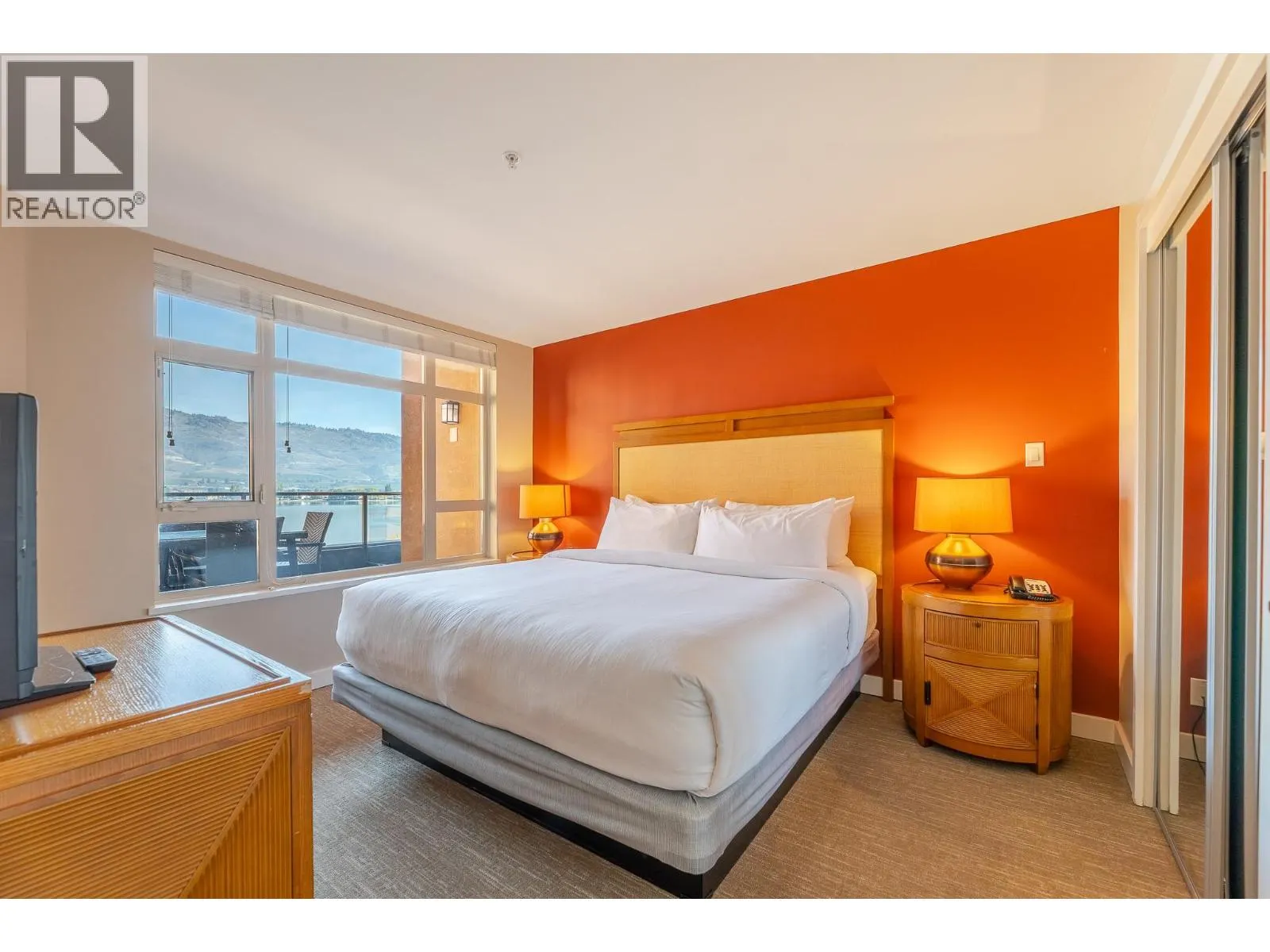 15 PARK Place Unit# 209