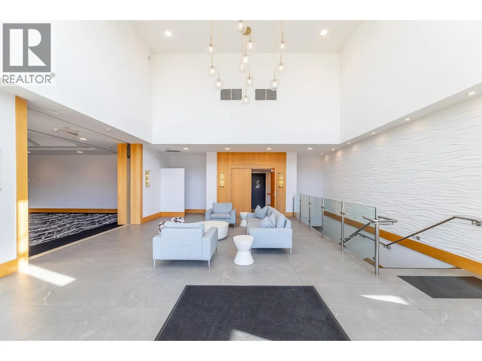 15 PARK Place Unit# 209