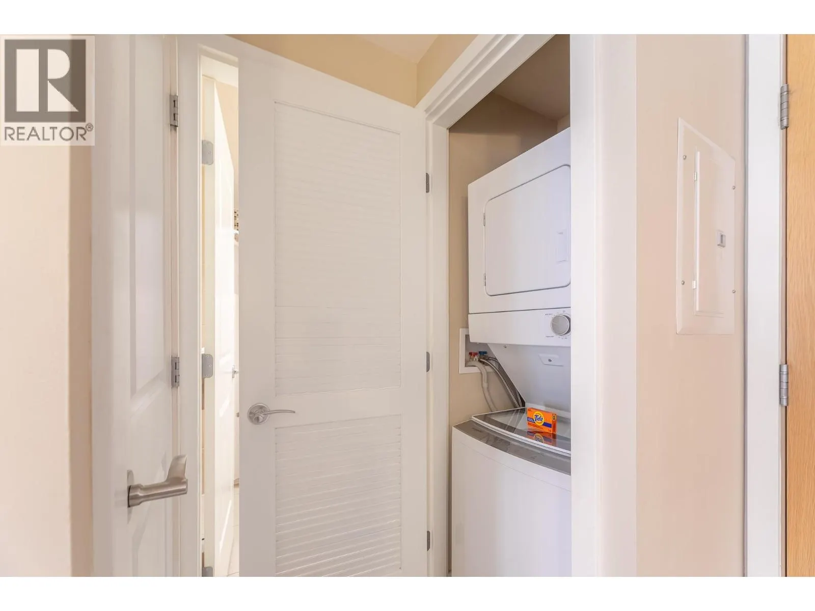 15 PARK Place Unit# 209