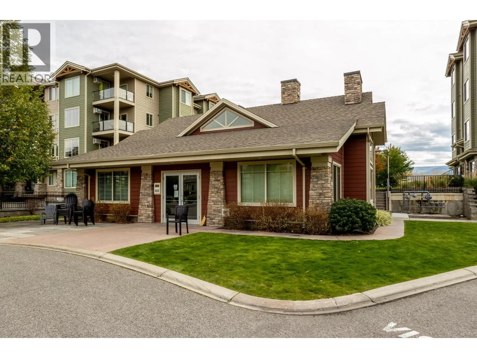 3733 Casorso Road Unit# 104