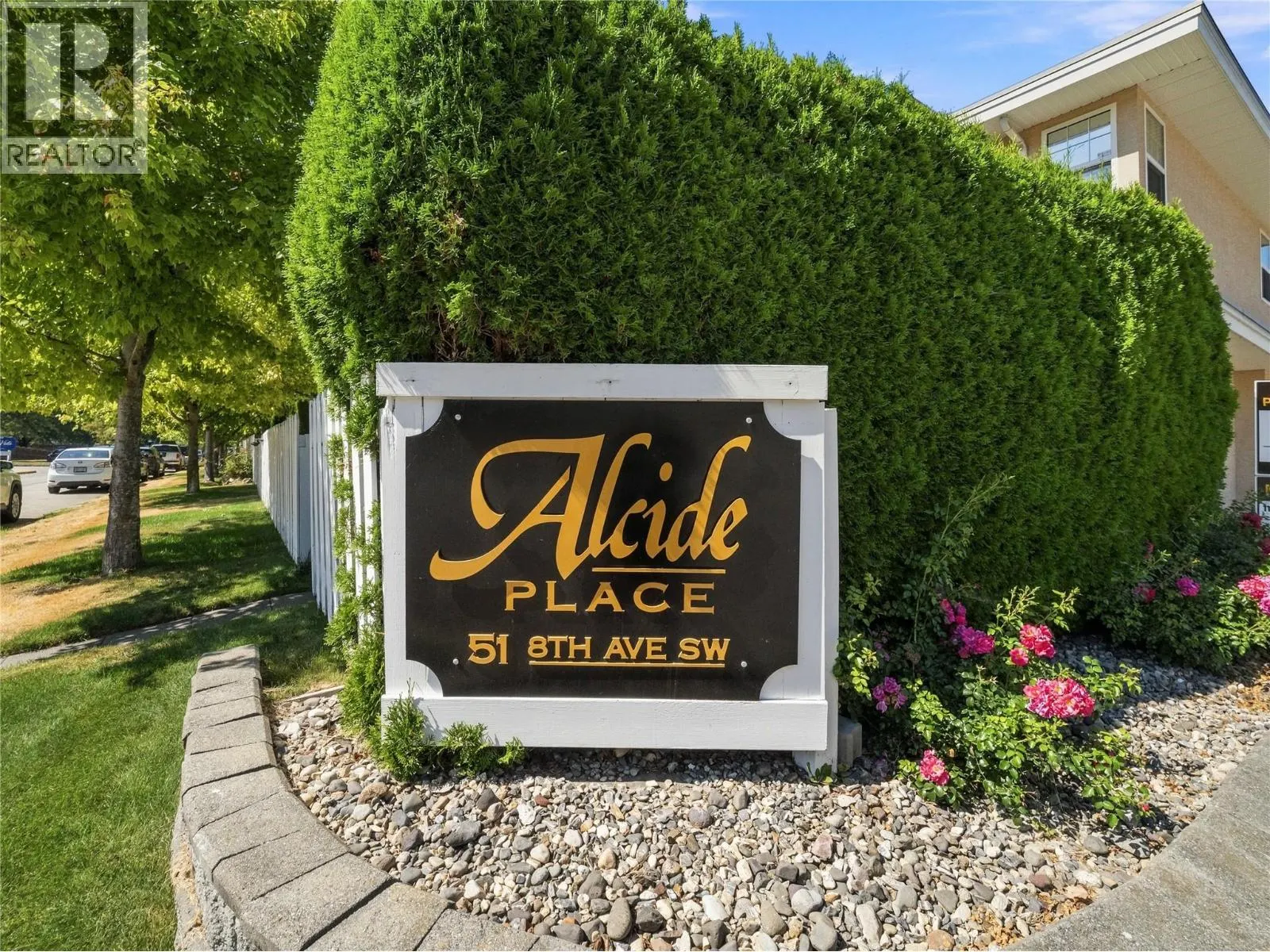 51 8 Avenue SW Unit# 10