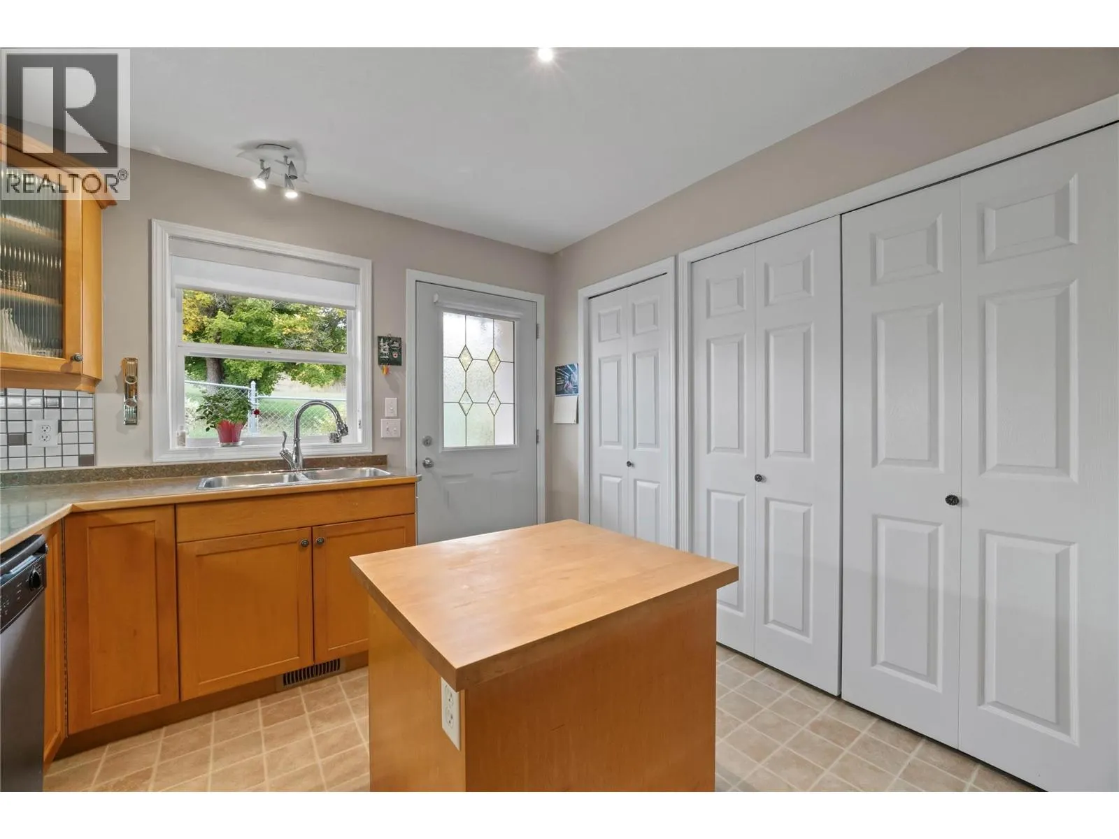 51 8 Avenue SW Unit# 10