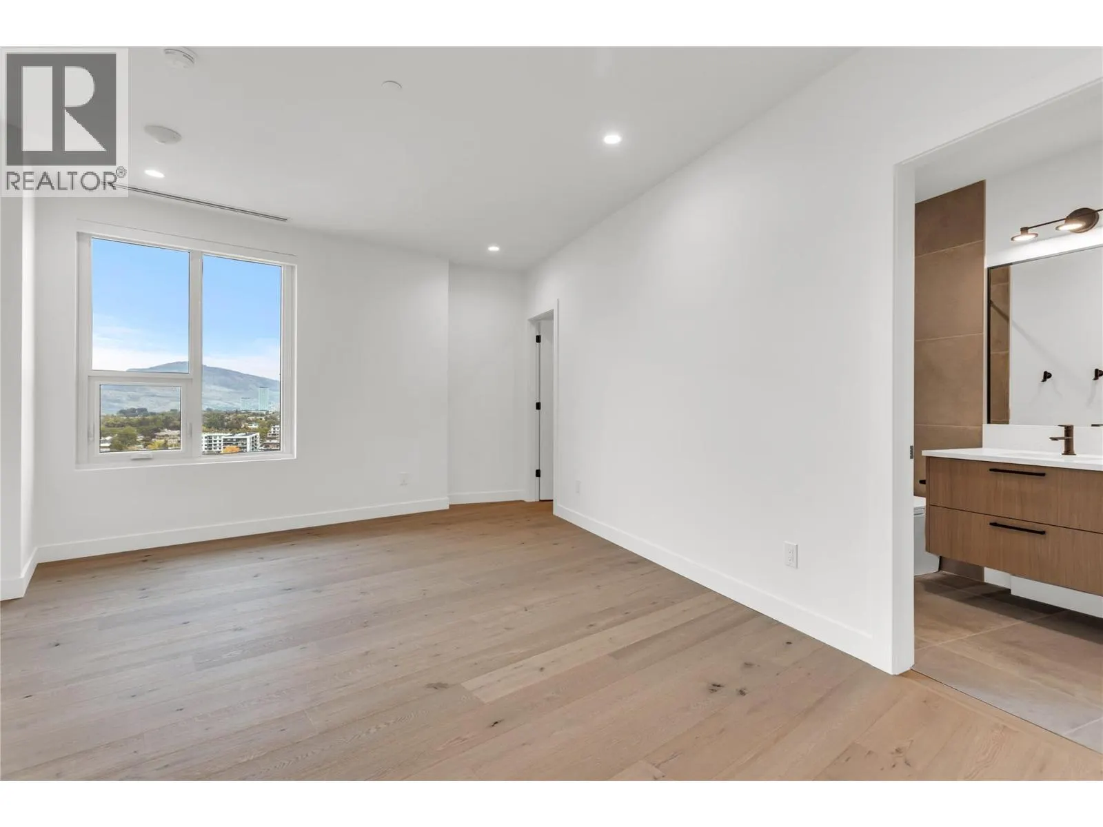 3300 Lakeshore Road Unit# PH1406