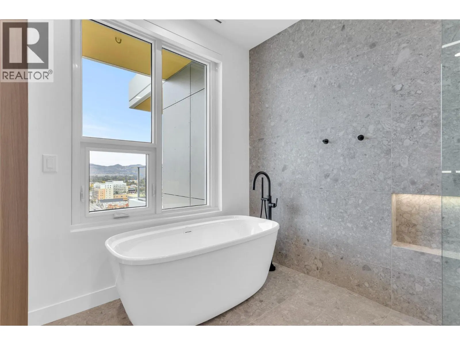 3300 Lakeshore Road Unit# PH1406