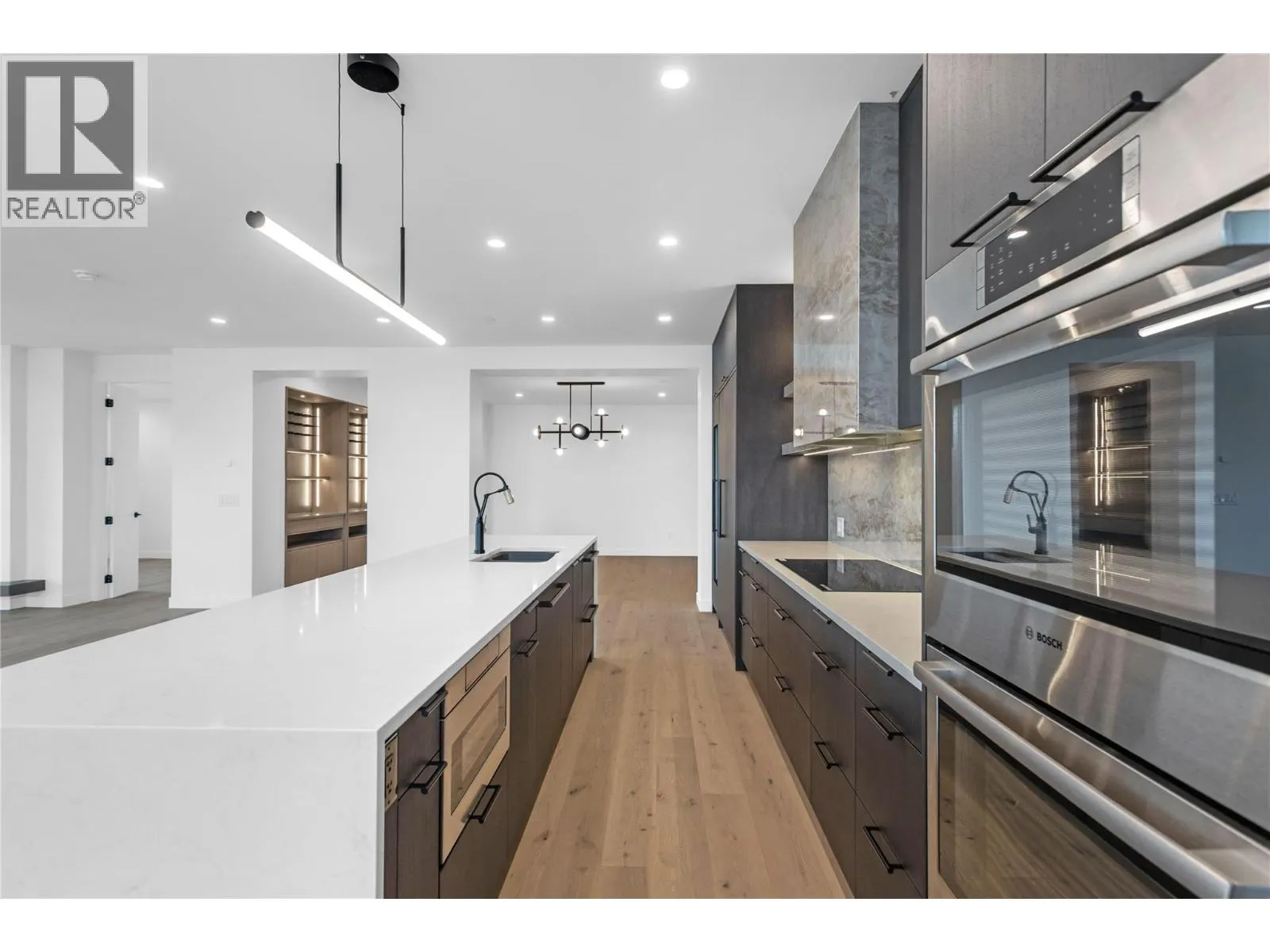 3300 Lakeshore Road Unit# PH1406