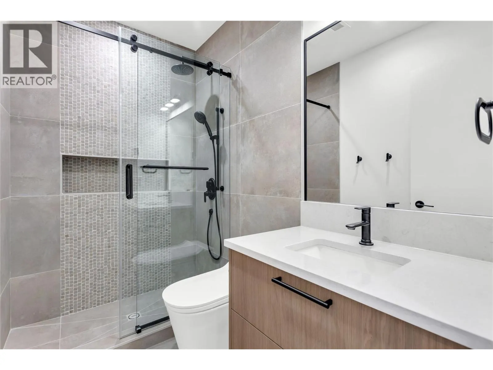 3300 Lakeshore Road Unit# PH1406