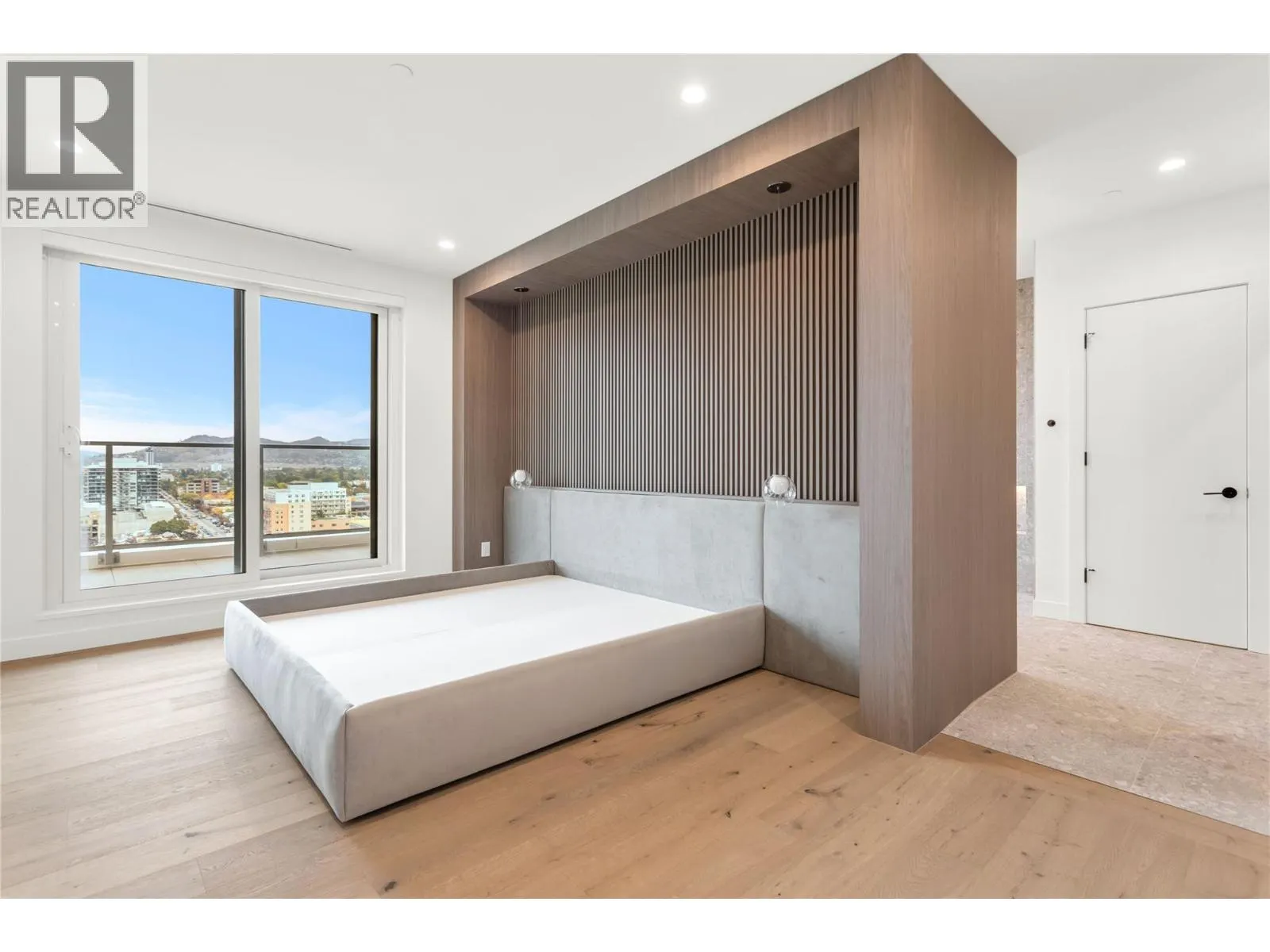 3300 Lakeshore Road Unit# PH1406