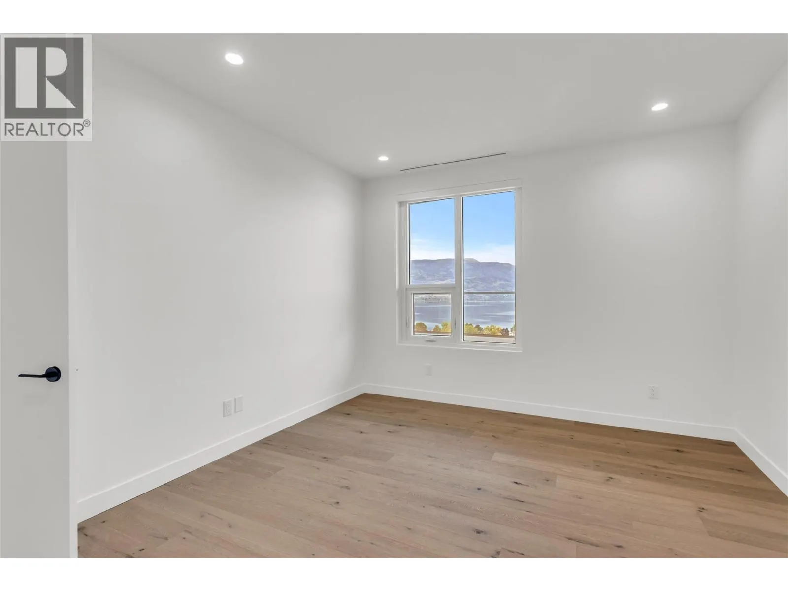 3300 Lakeshore Road Unit# PH1406