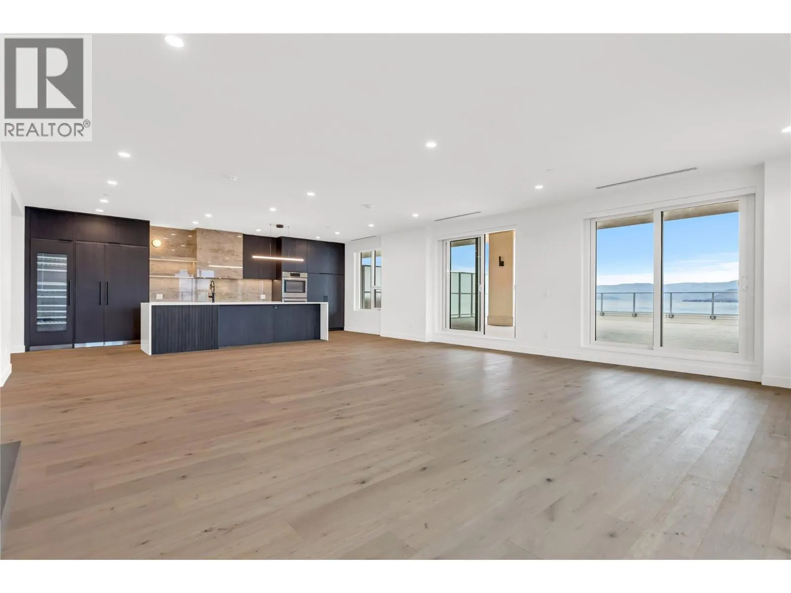 3300 Lakeshore Road Unit# PH1406
