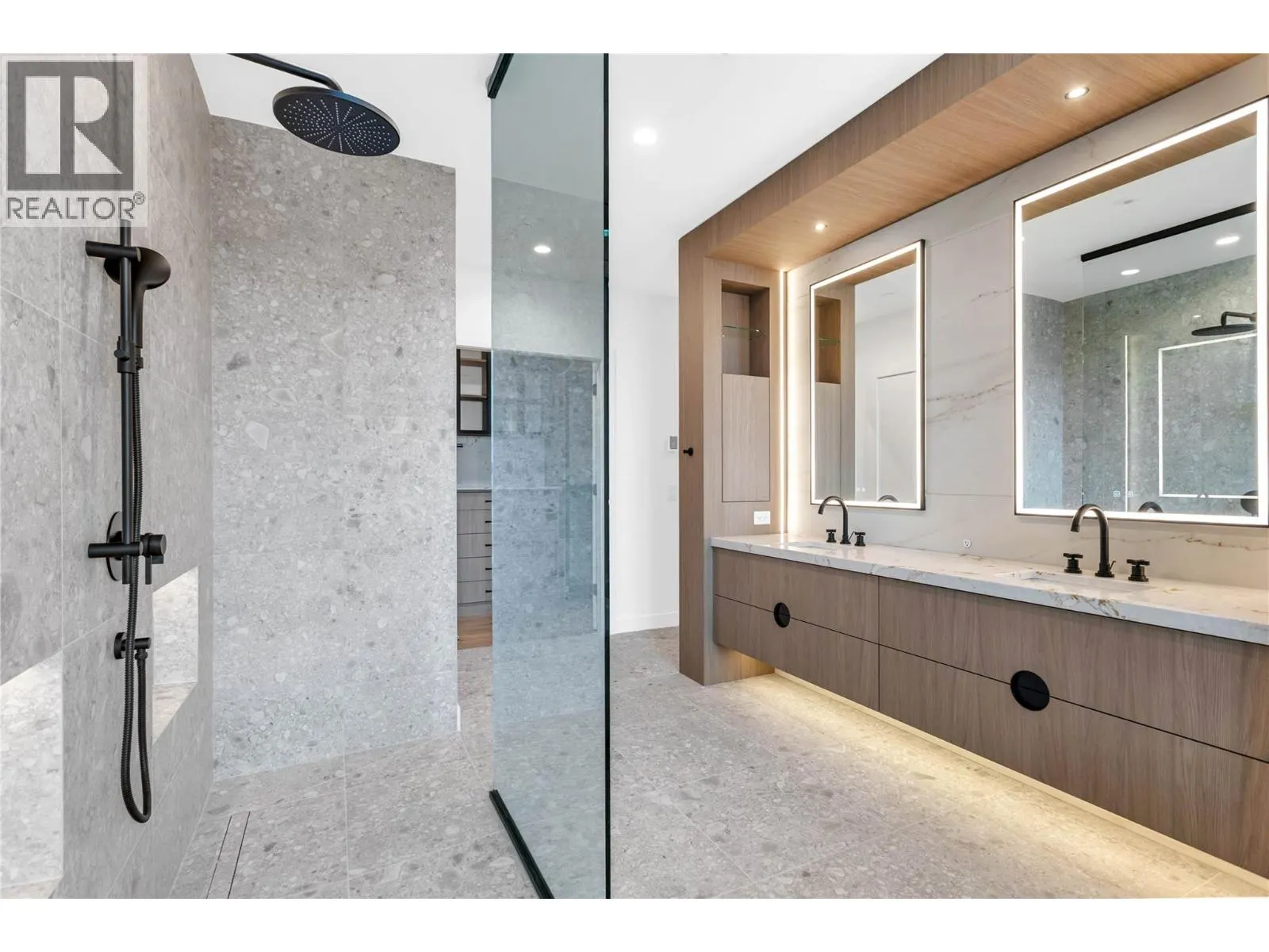 3300 Lakeshore Road Unit# PH1406