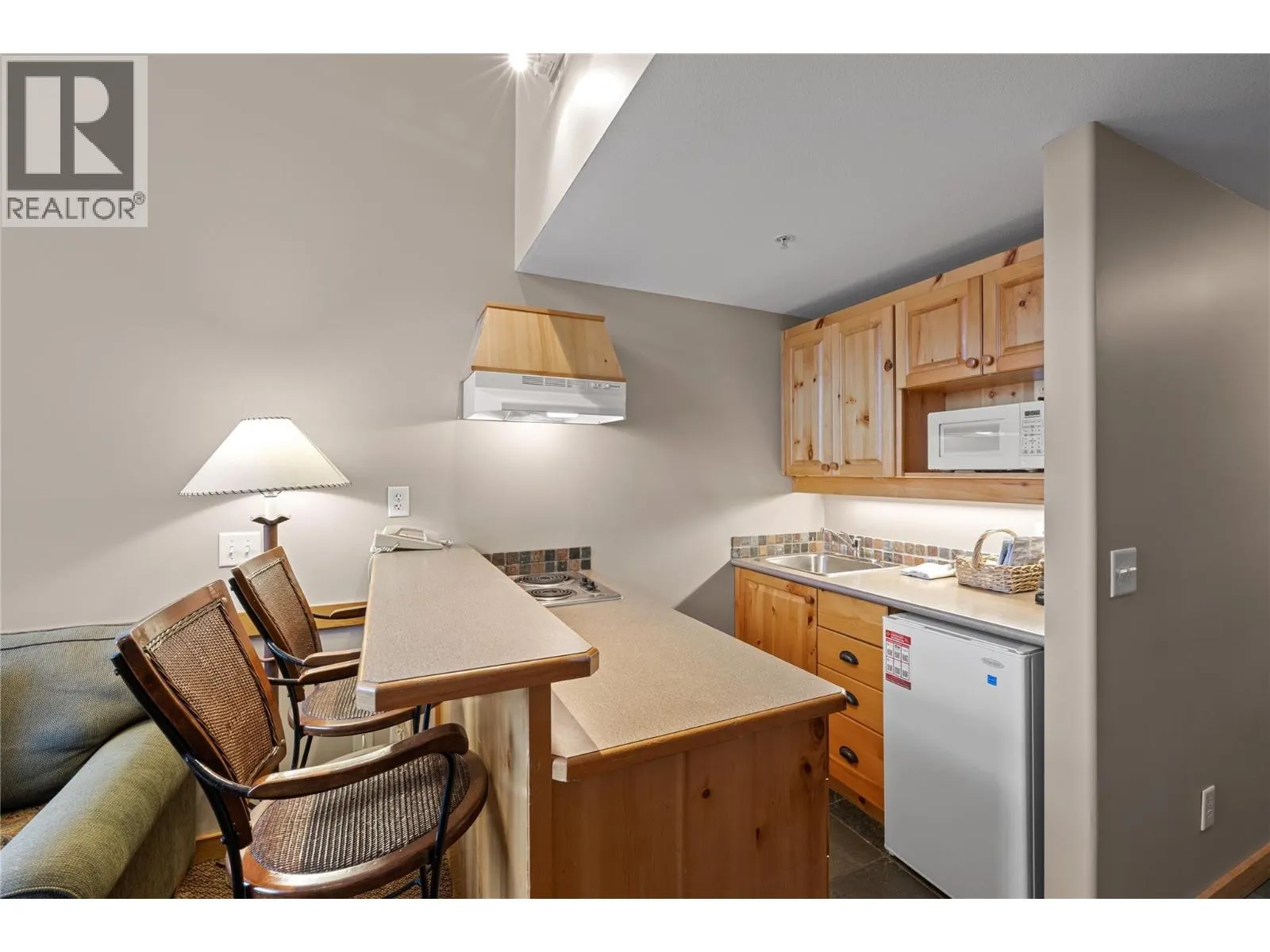 5335 Big White Road Unit# 220
