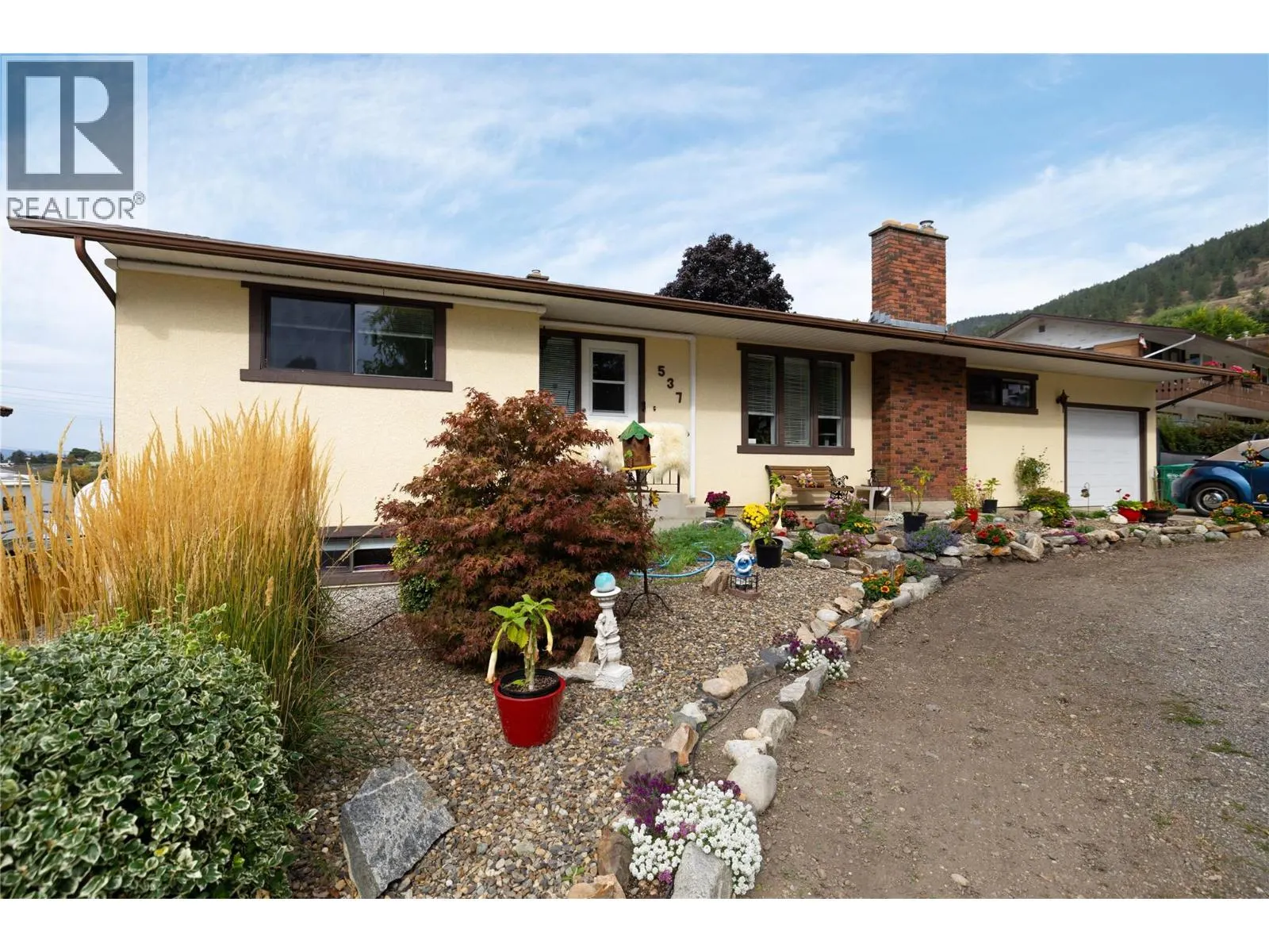 537 Robin Road