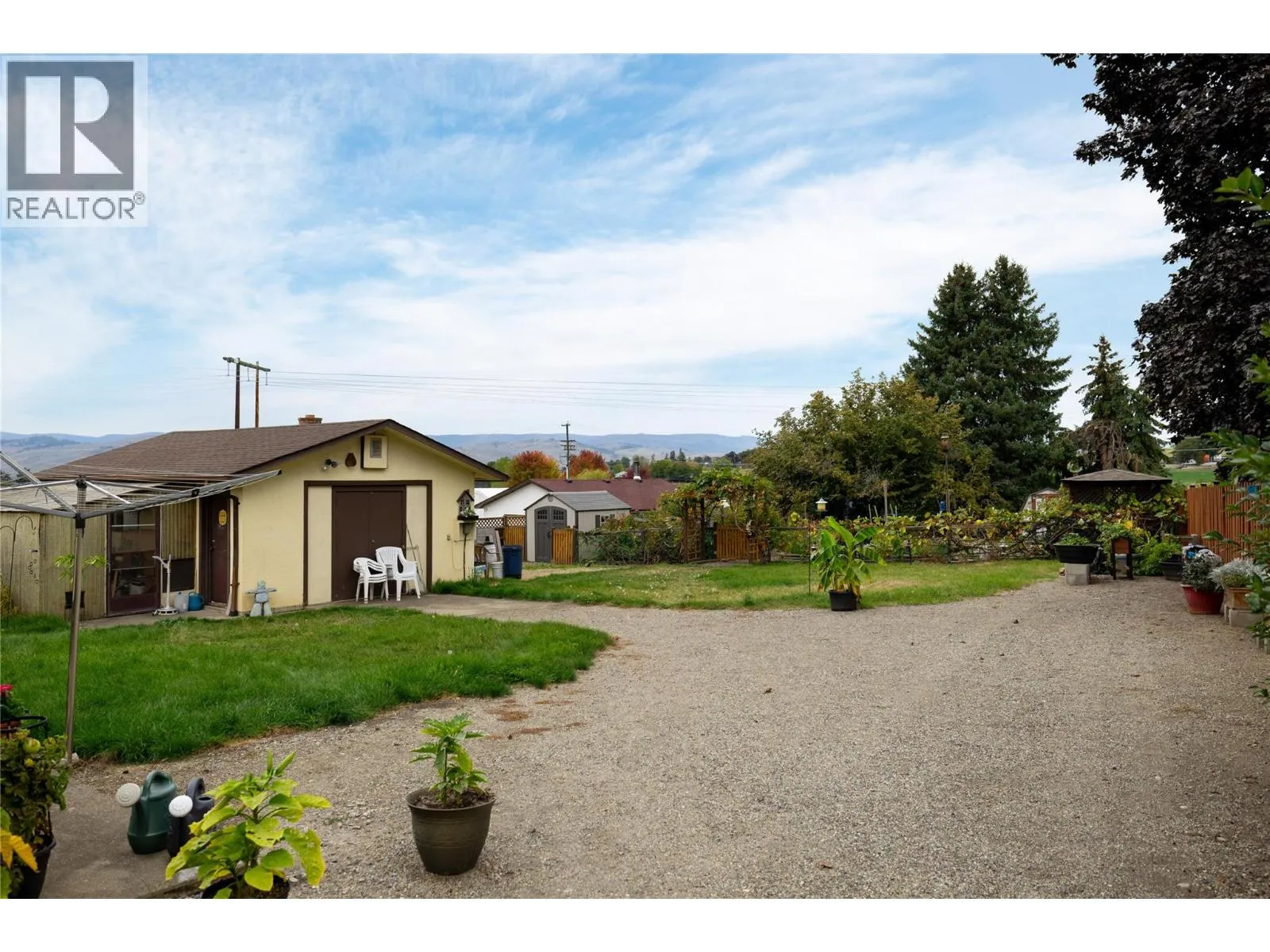 537 Robin Road