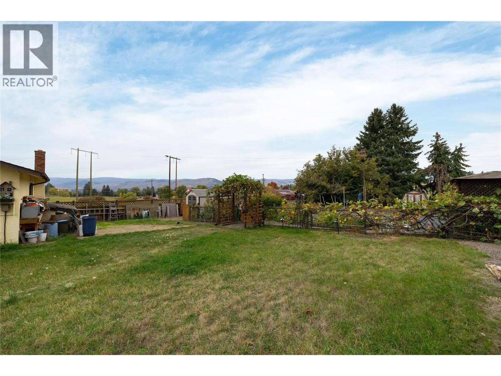 537 Robin Road