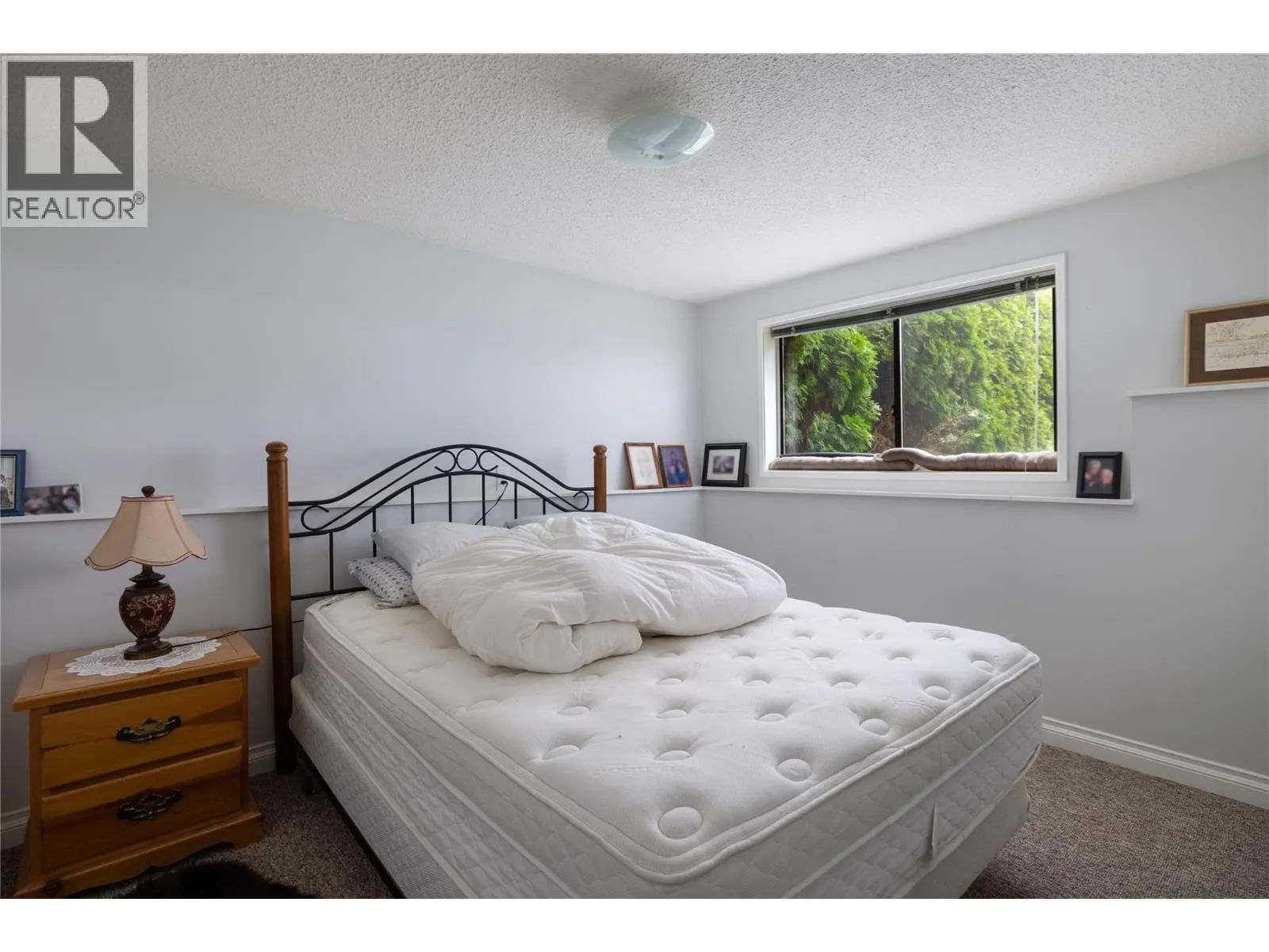 537 Robin Road