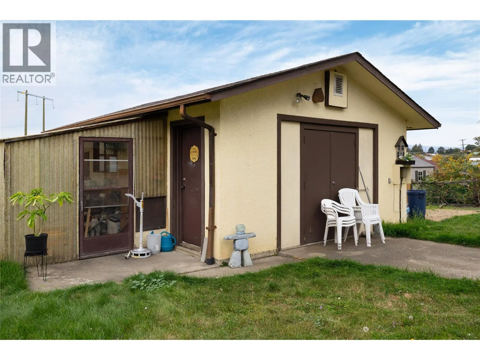537 Robin Road