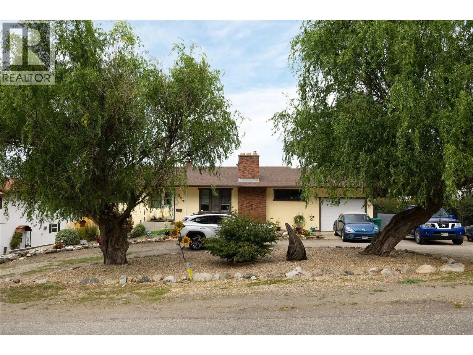 537 Robin Road