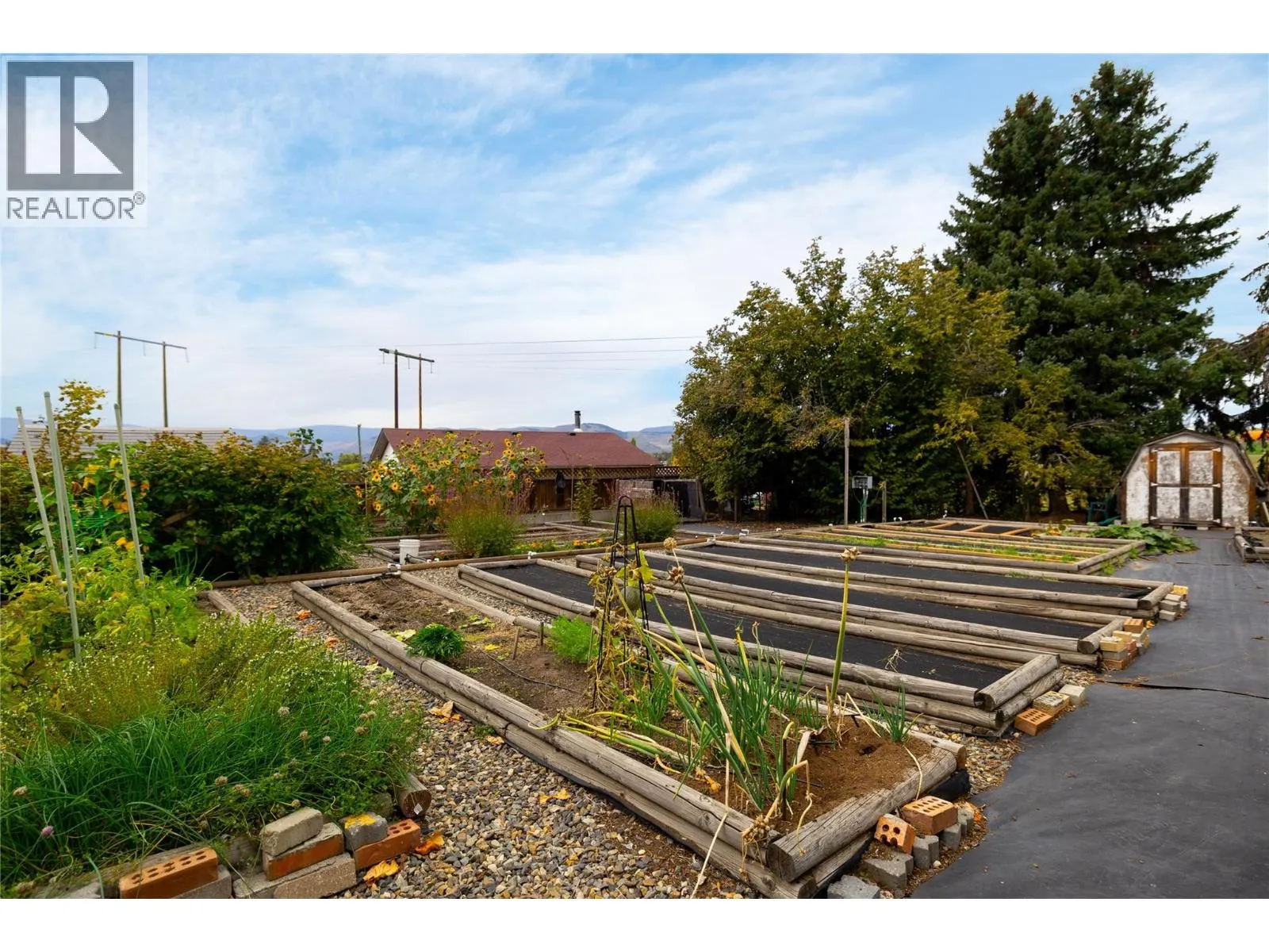537 Robin Road