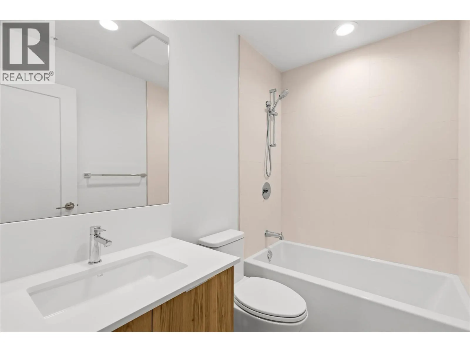 270 Riverside Drive Unit# 415