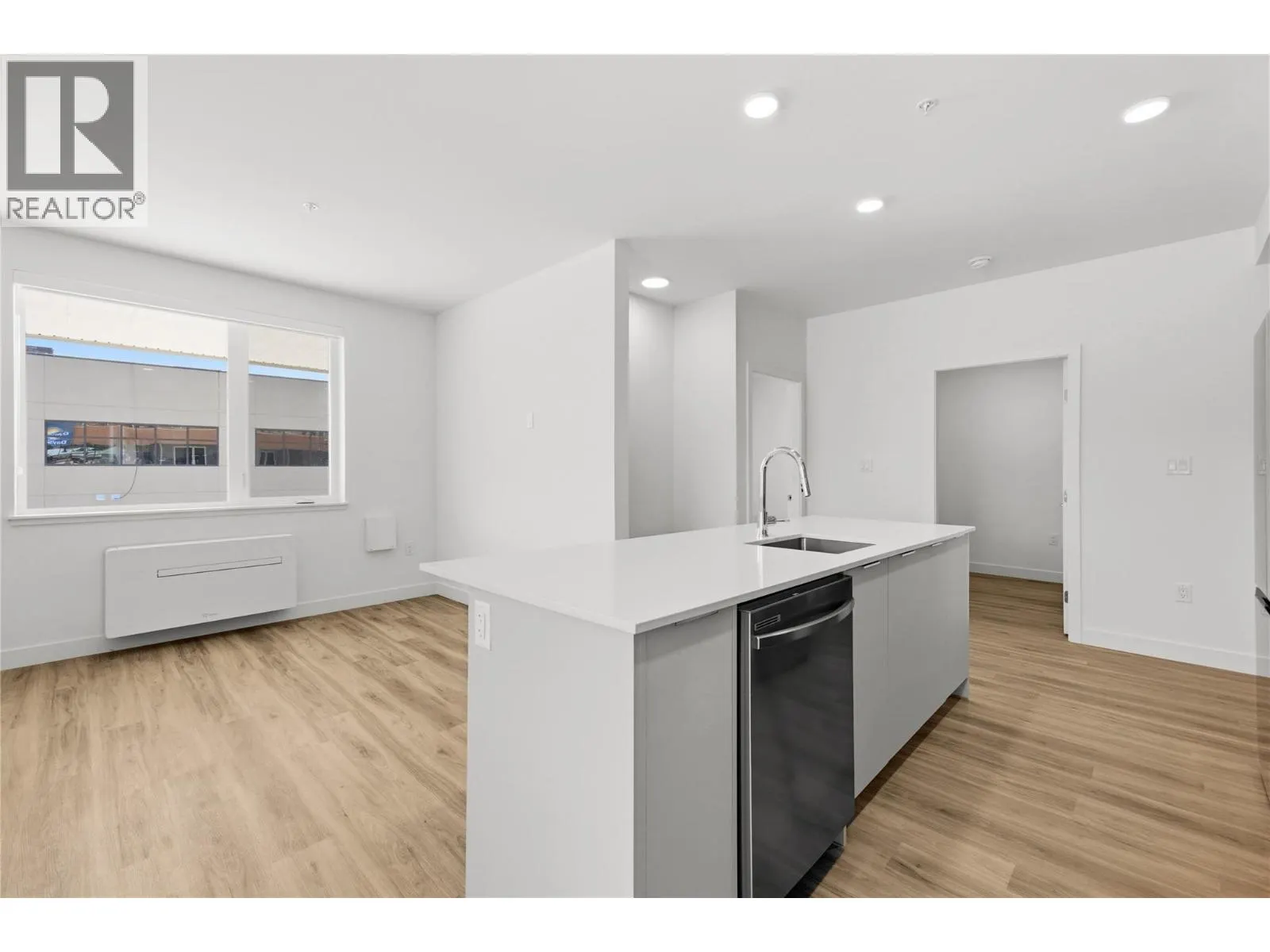 270 Riverside Drive Unit# 415
