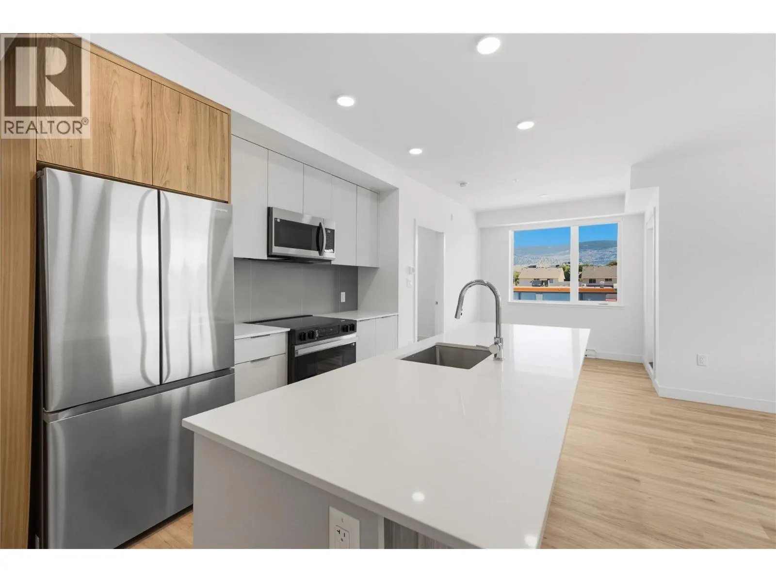 270 Riverside Drive Unit# 415